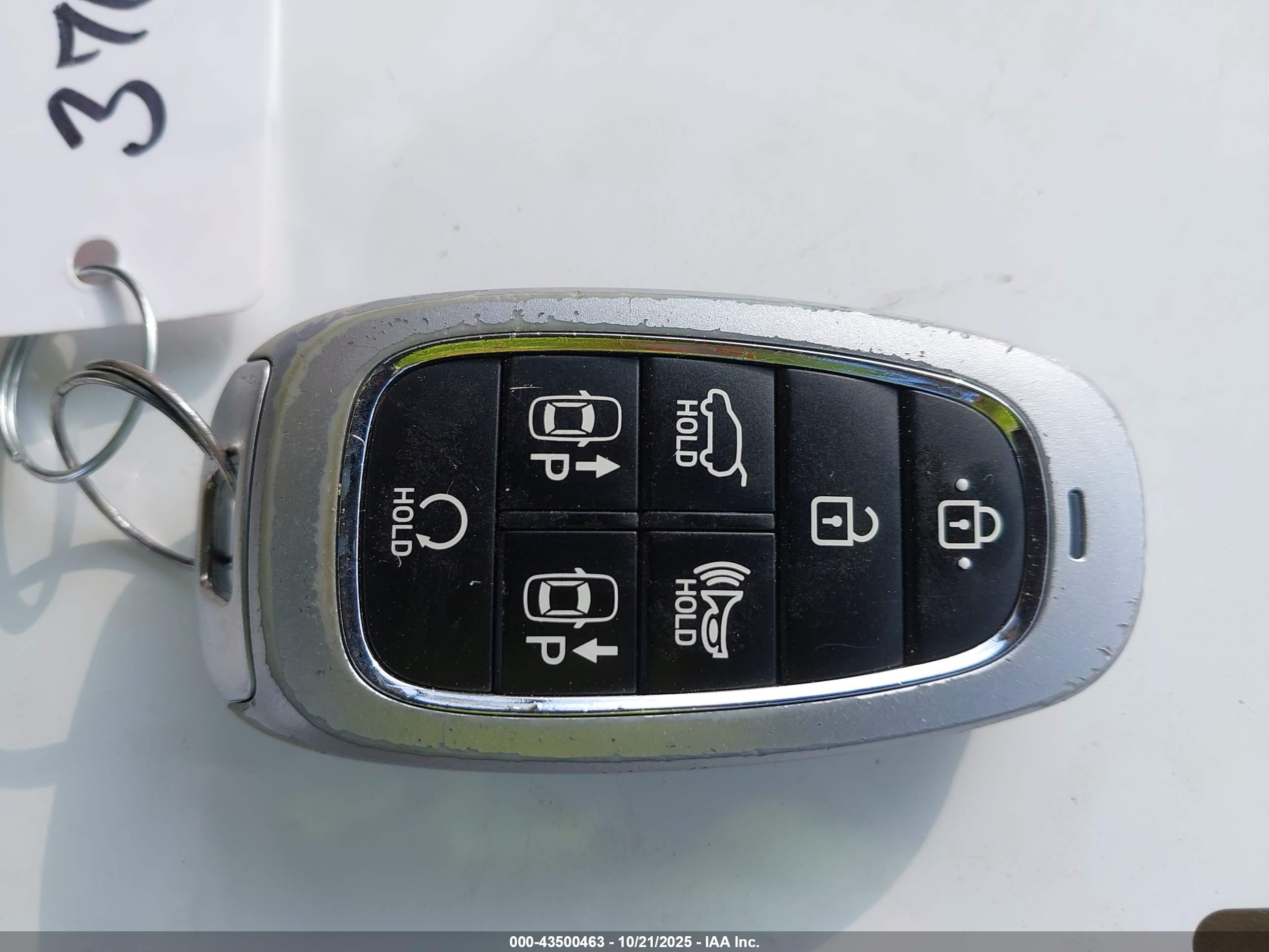 HYUNDAI TUCSON image 11