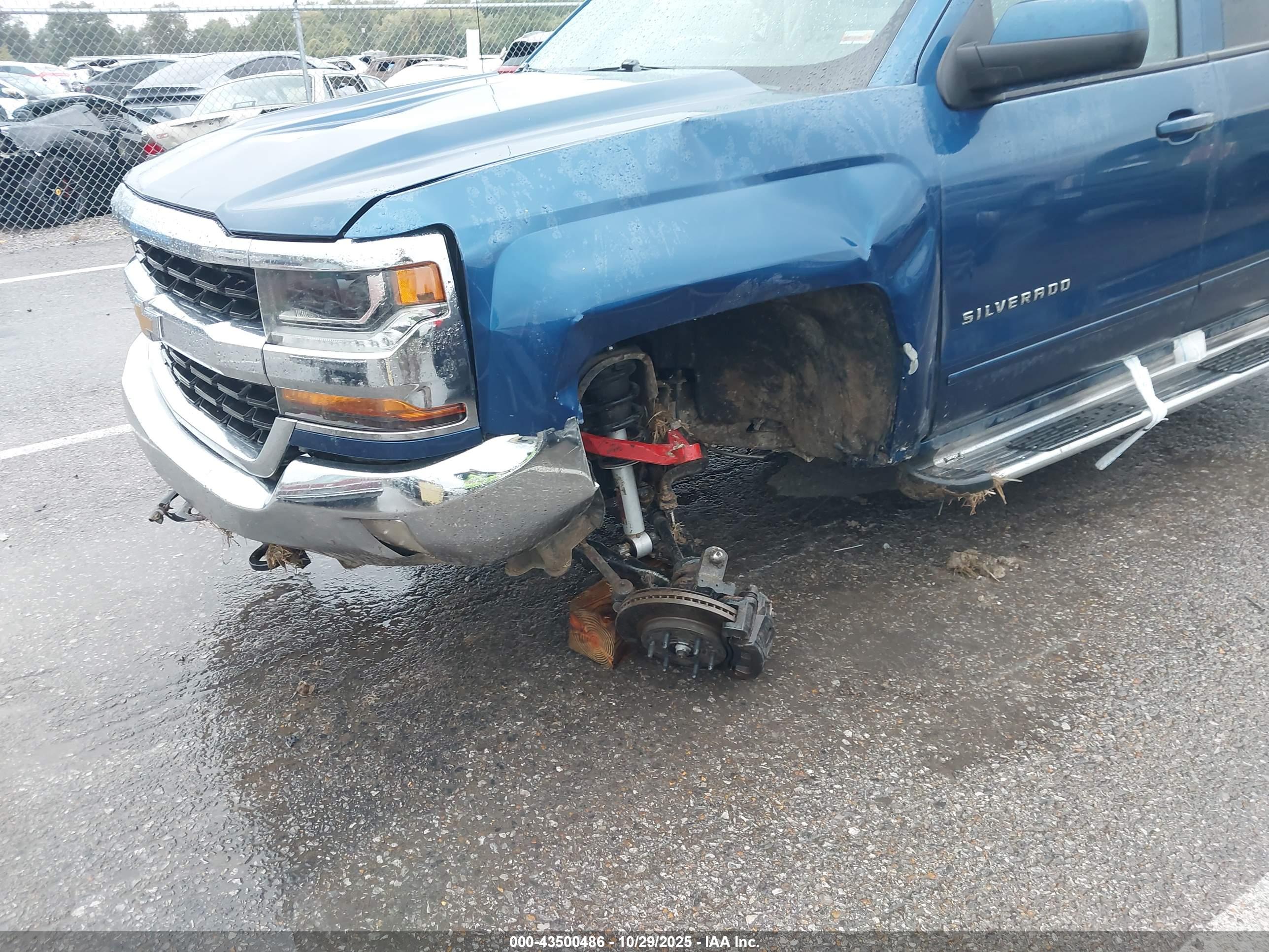 CHEVROLET SILVERADO image 6