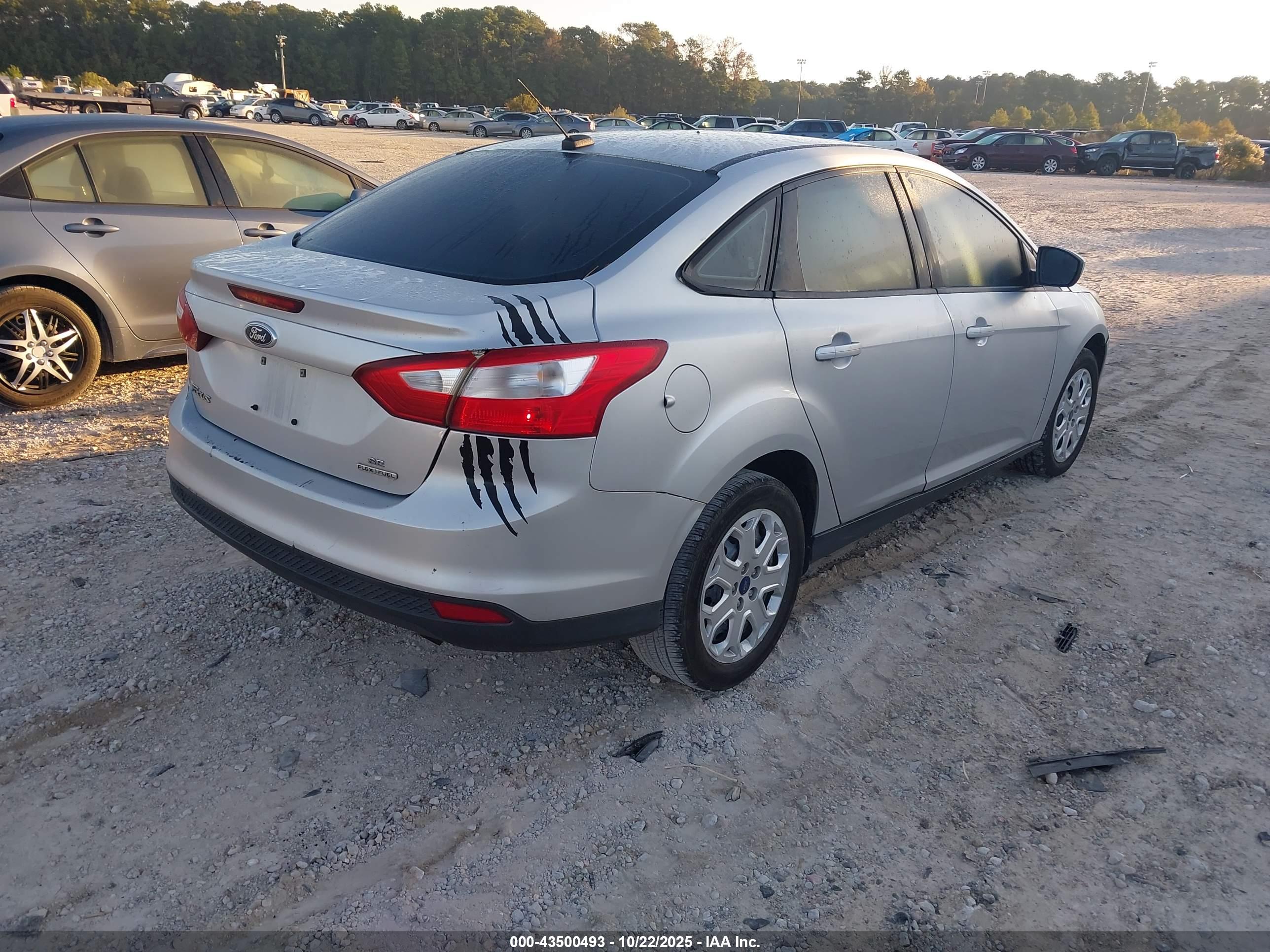 FORD FOCUS image 4