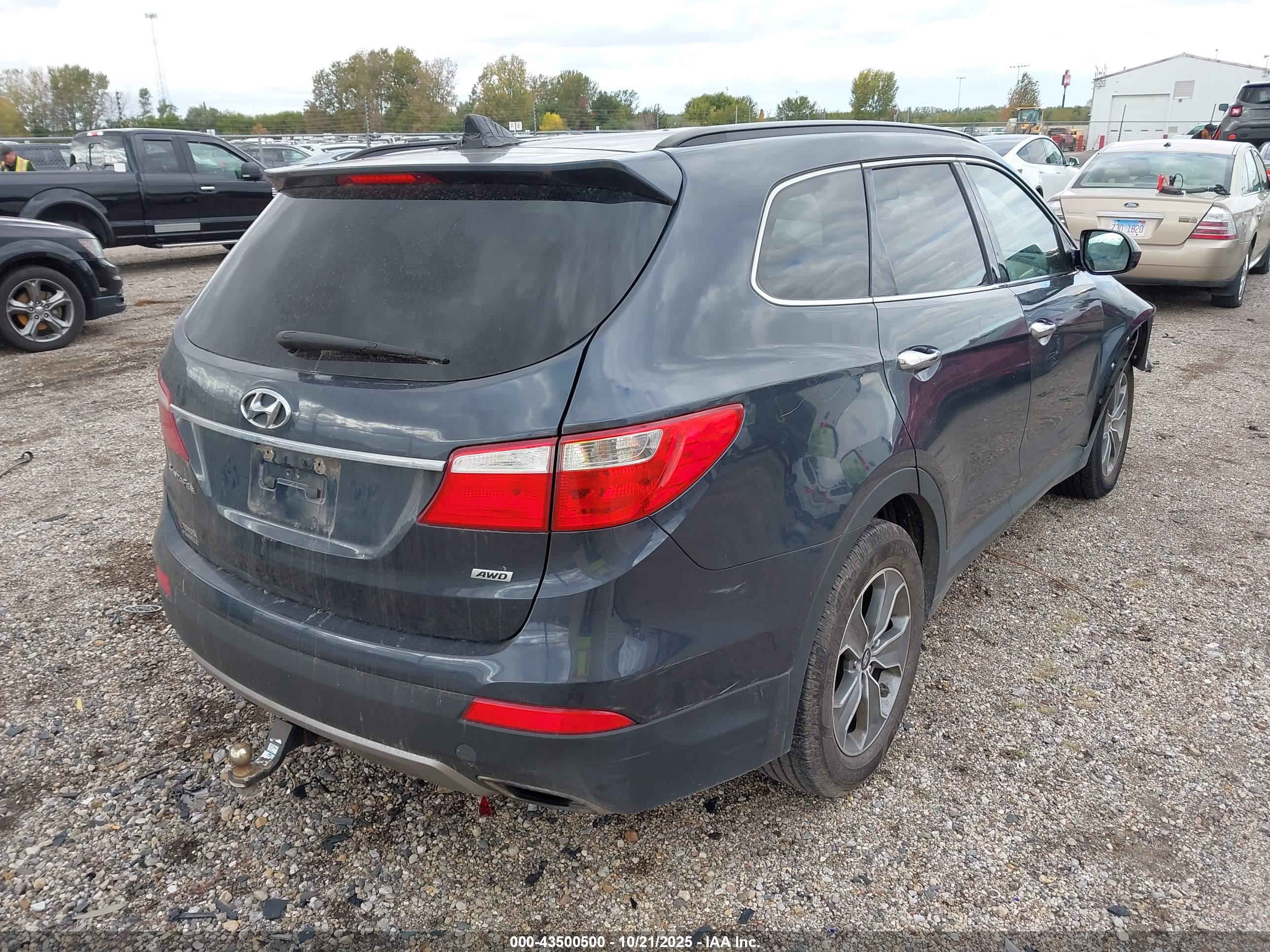 HYUNDAI SANTA image 4