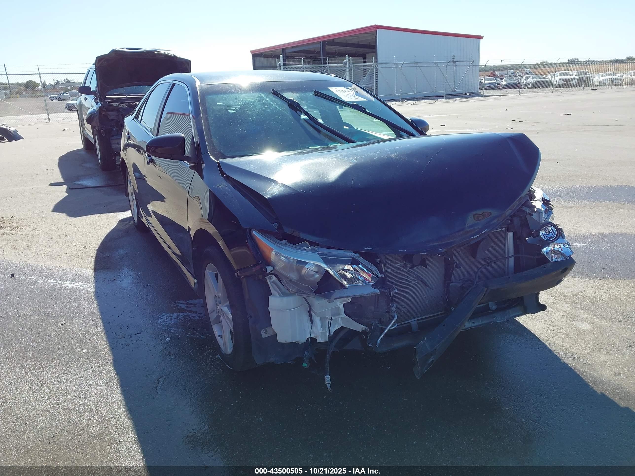 TOYOTA CAMRY image 6