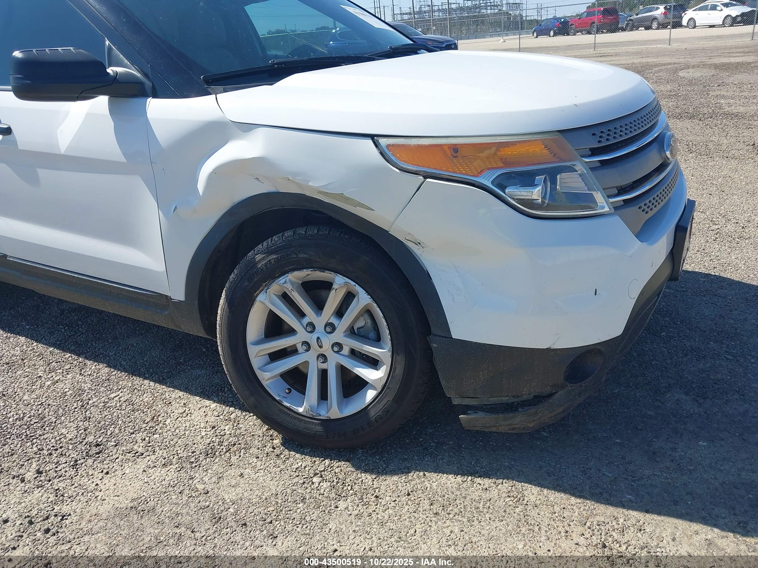 FORD EXPLORER image 6