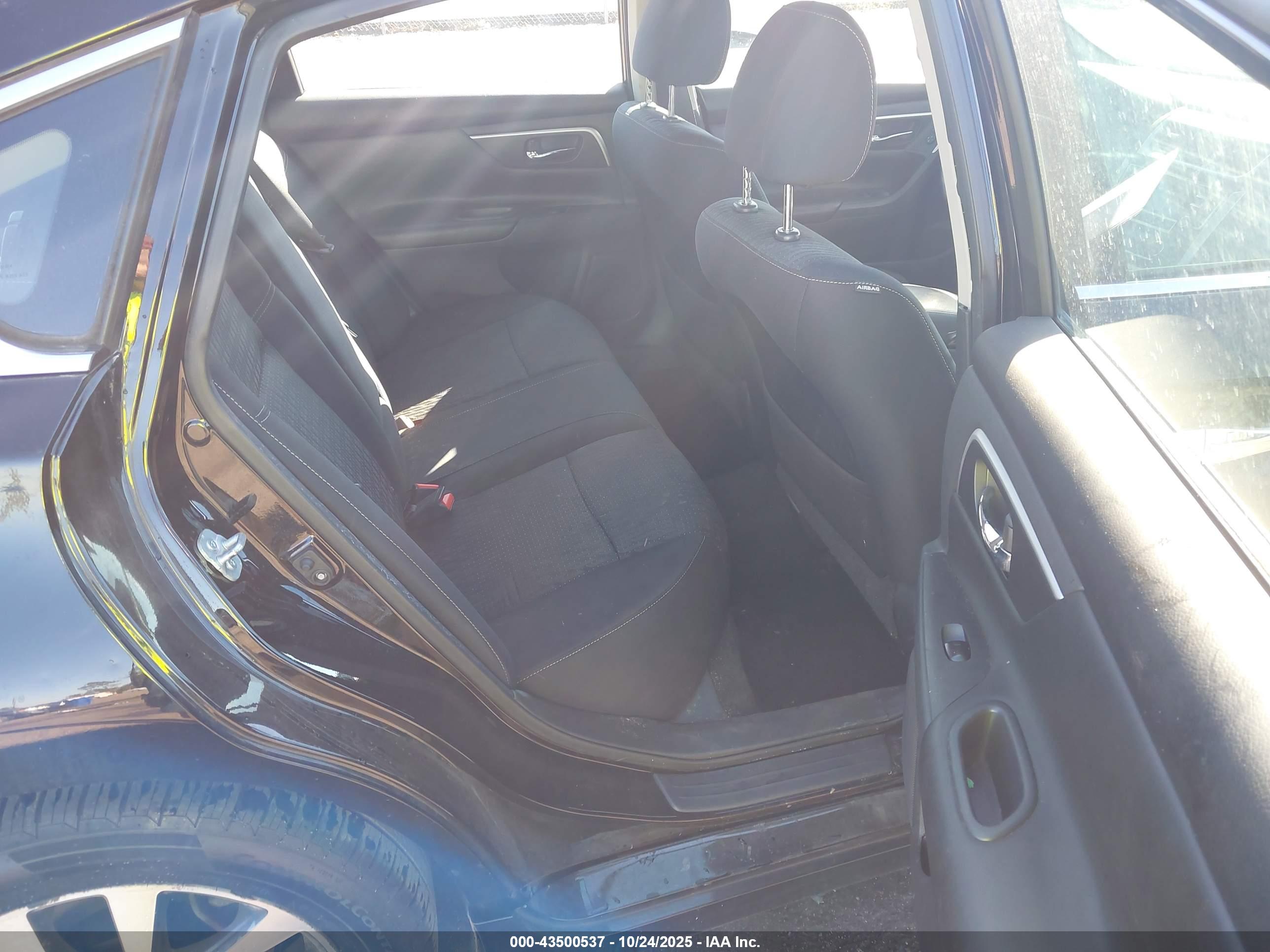 NISSAN ALTIMA image 8