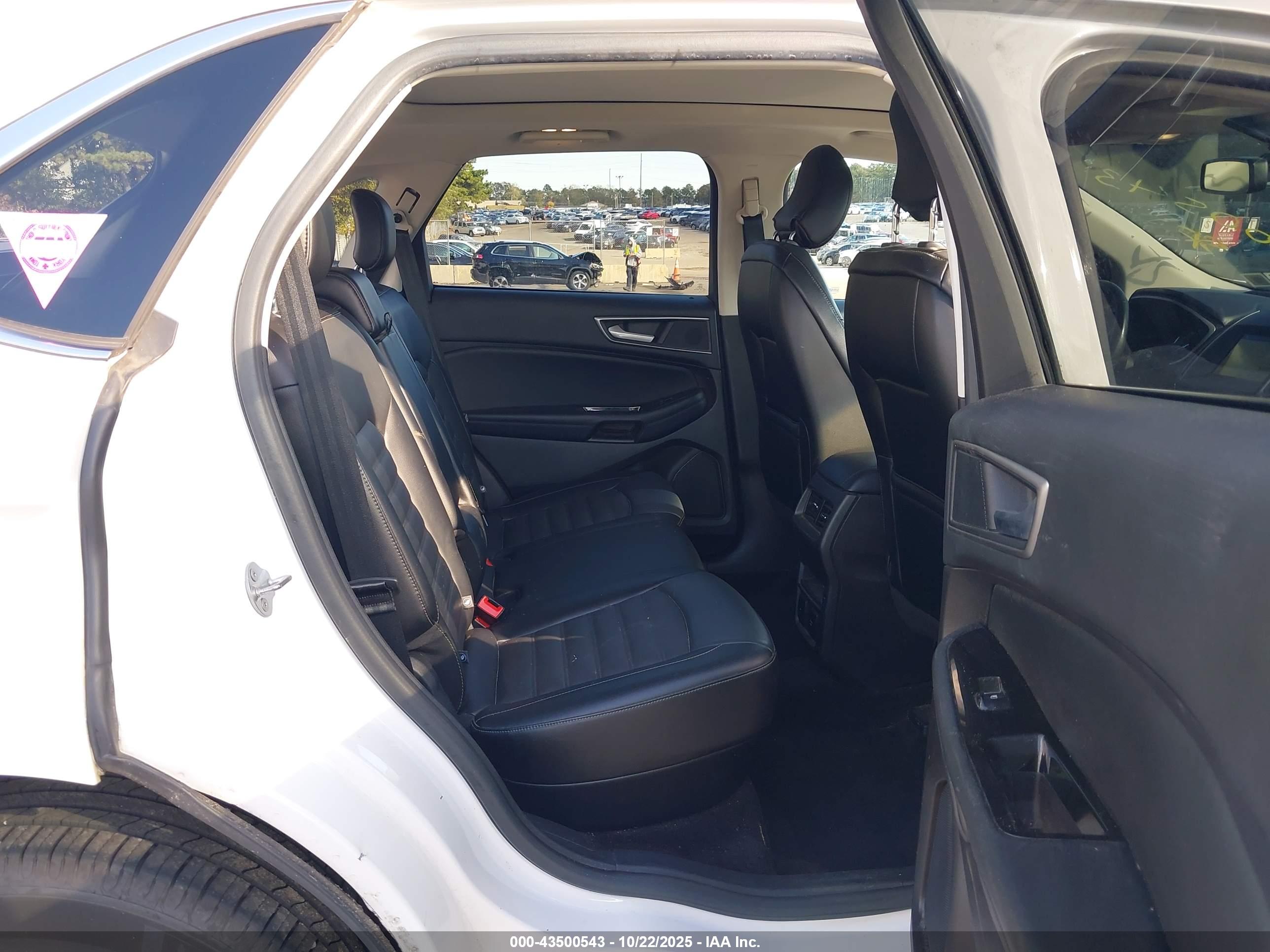FORD EDGE image 8