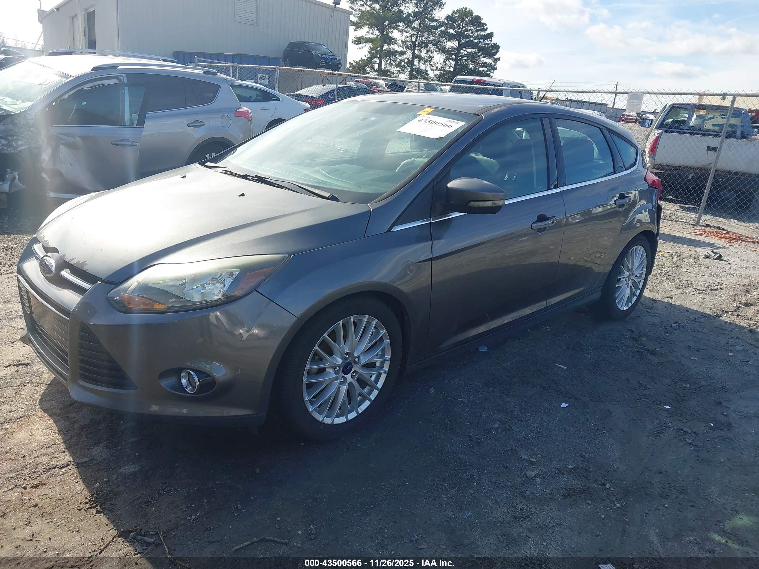 FORD FOCUS image 2