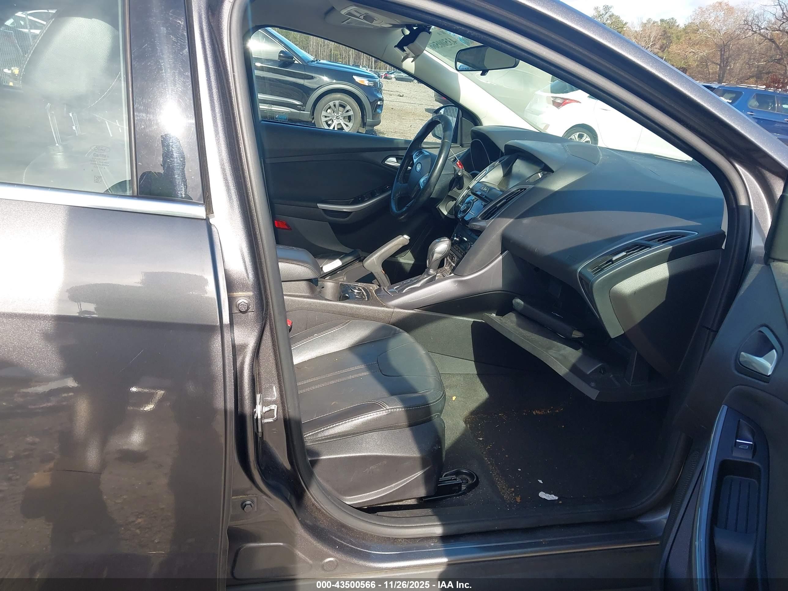 FORD FOCUS image 5