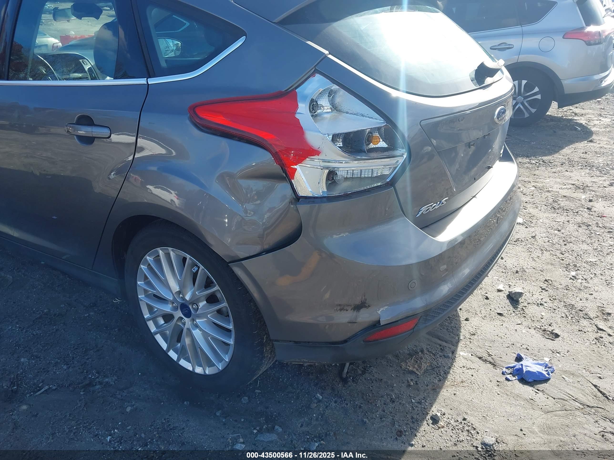FORD FOCUS image 6