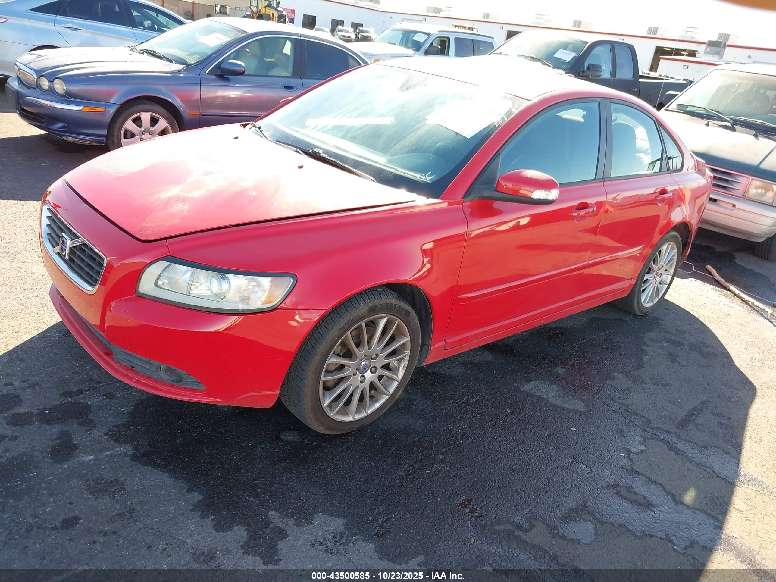 VOLVO S40 image 2