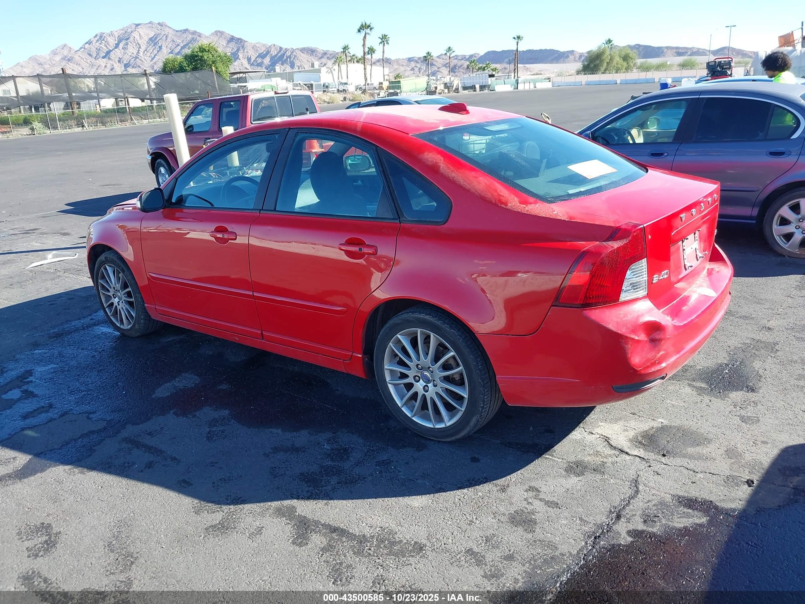 VOLVO S40 image 3