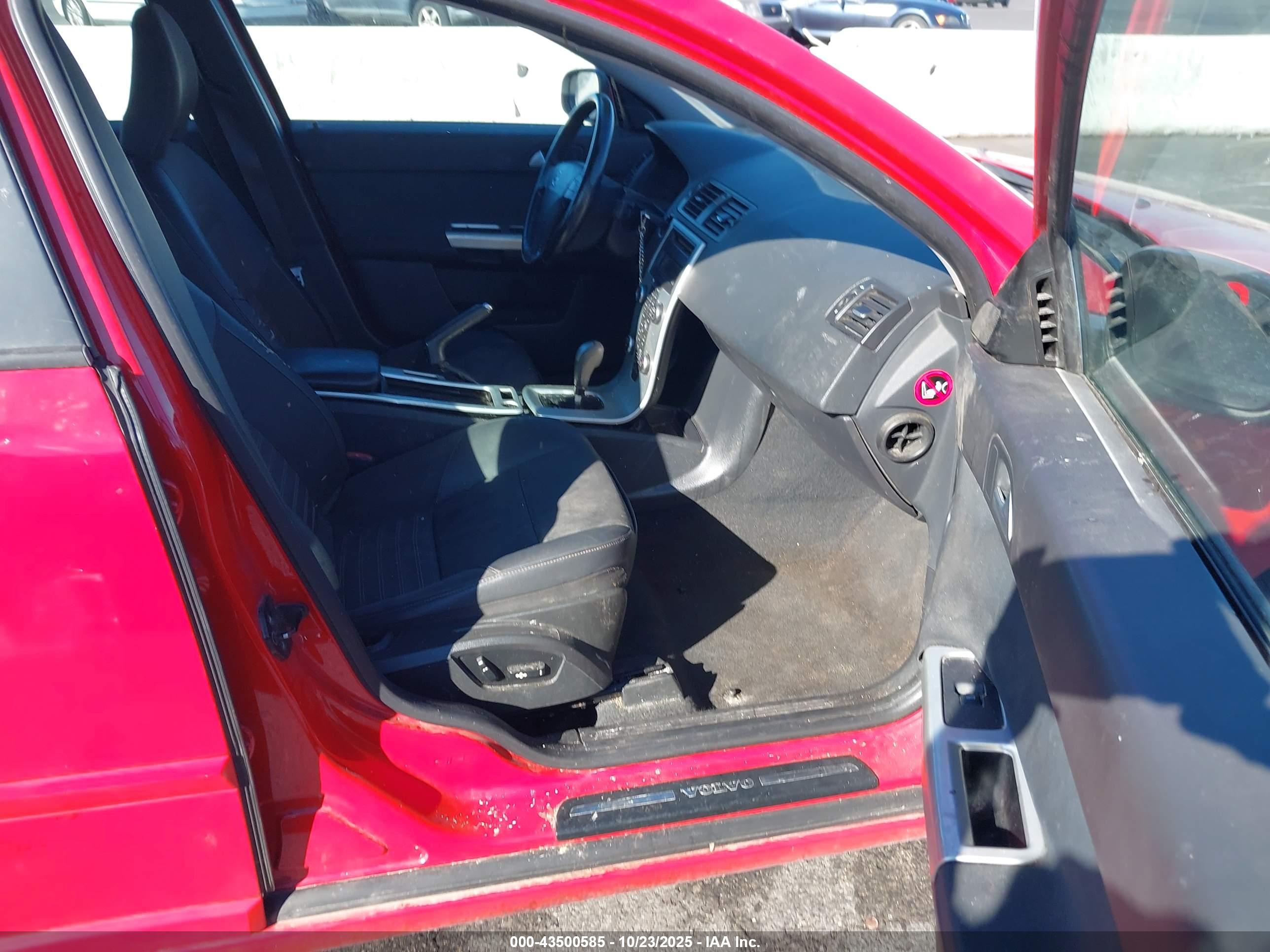 VOLVO S40 image 5