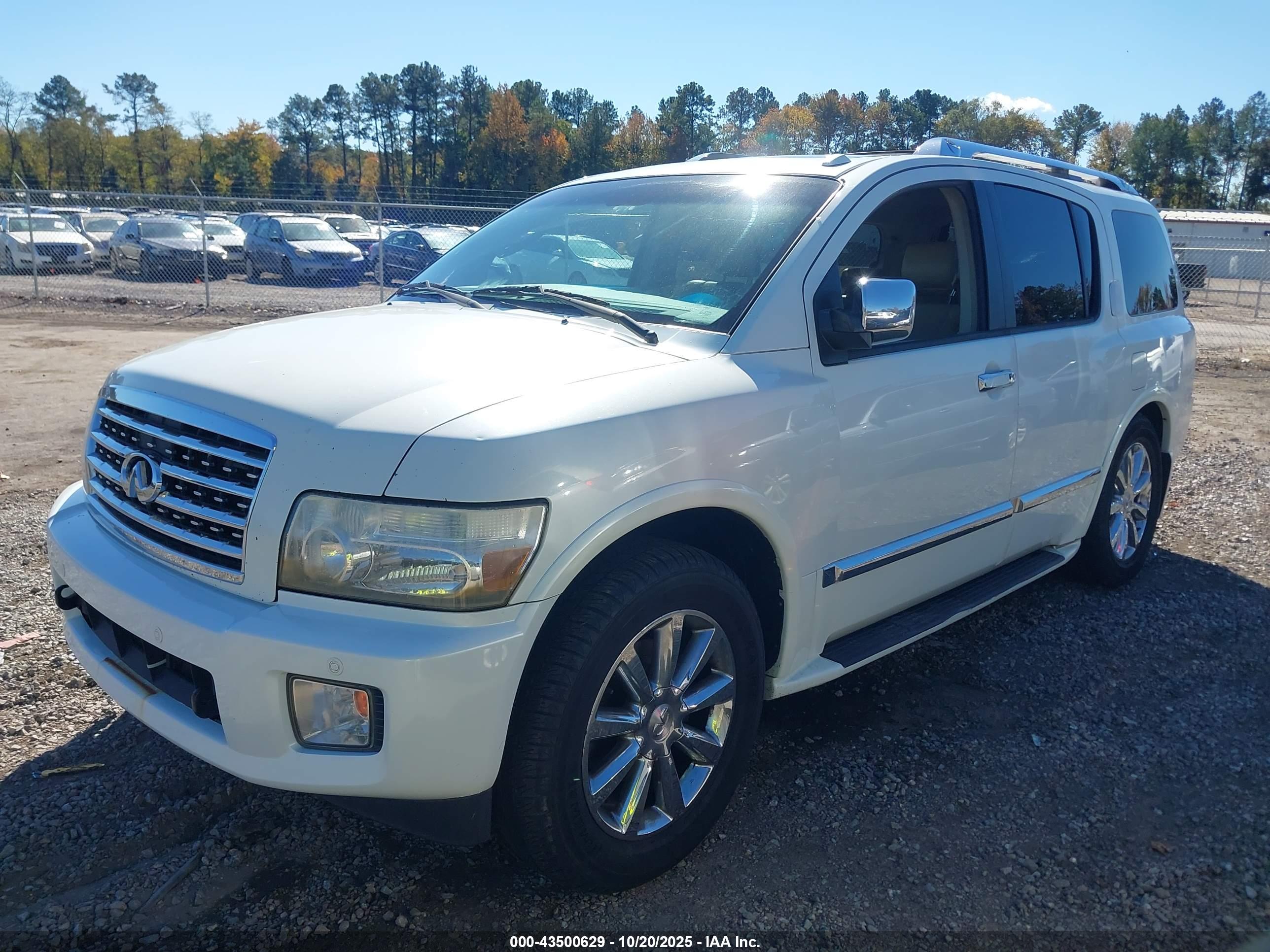 INFINITI QX56 image 2