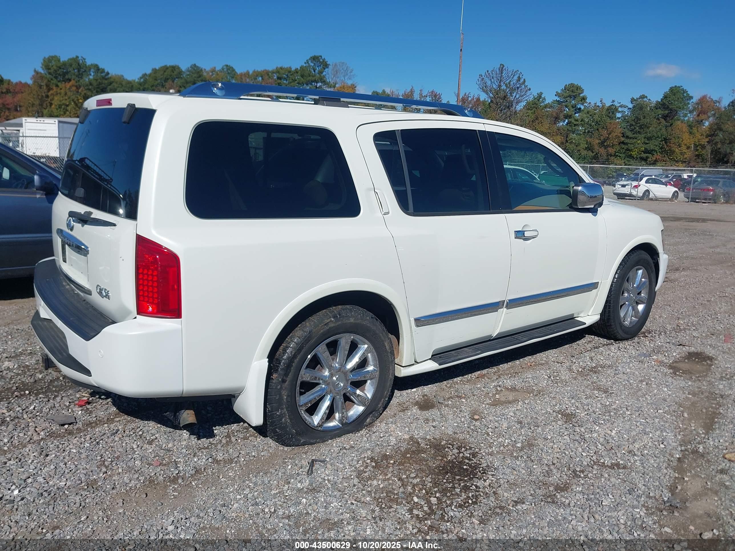 INFINITI QX56 image 4