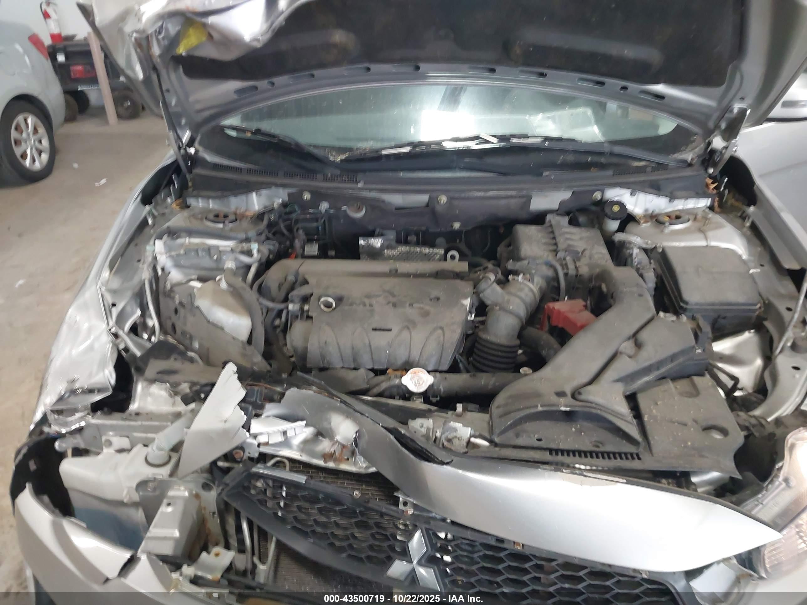 MITSUBISHI LANCER image 10