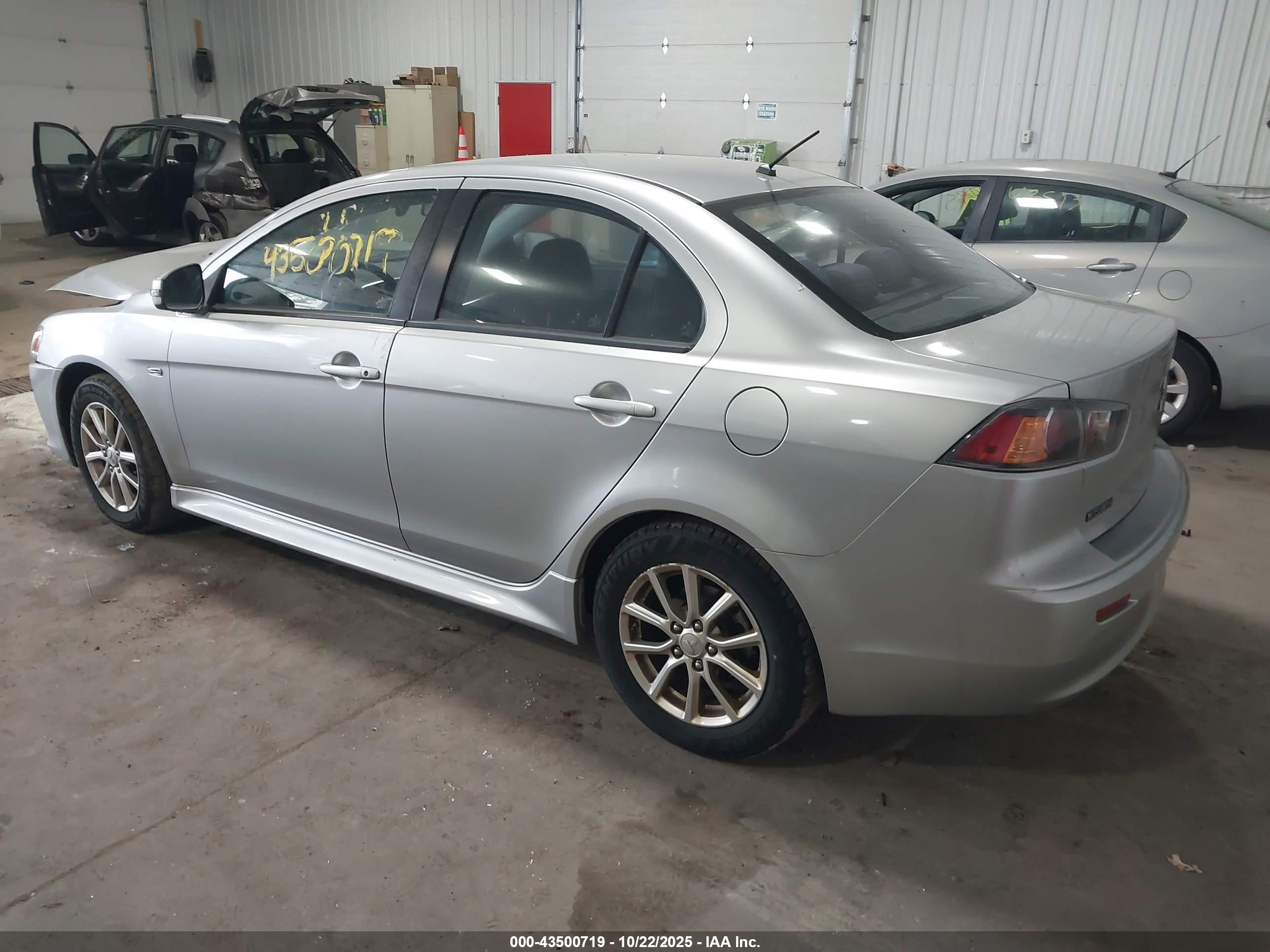 MITSUBISHI LANCER image 3