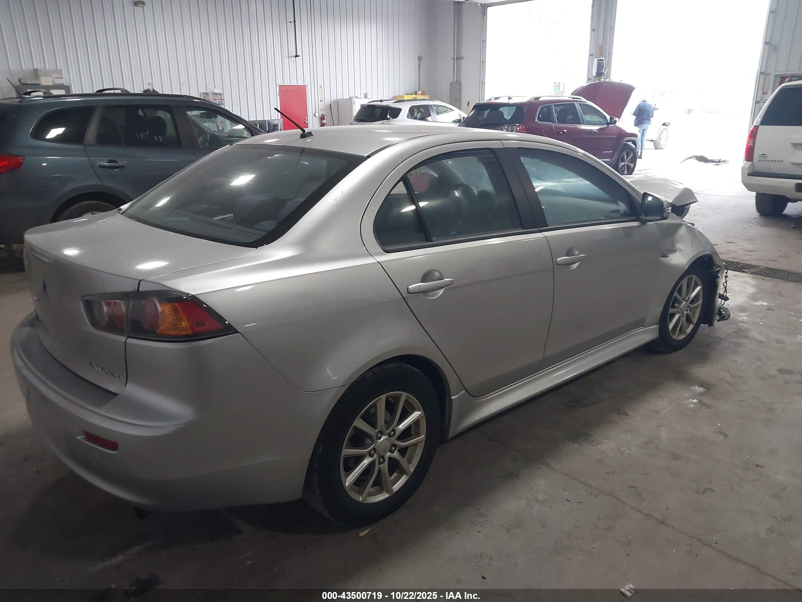 MITSUBISHI LANCER image 4