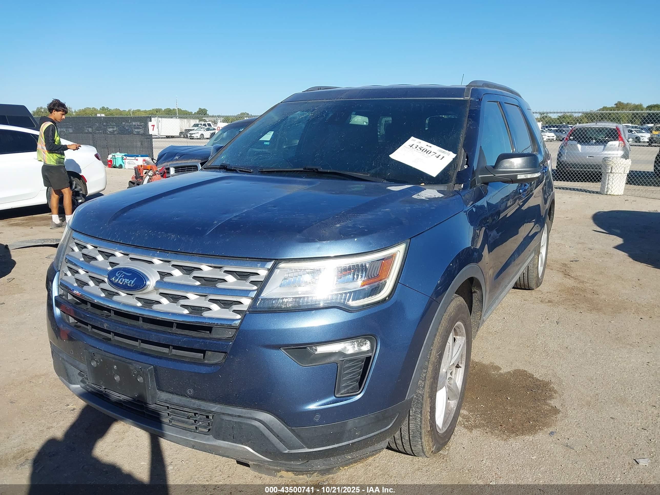 FORD EXPLORER image 2