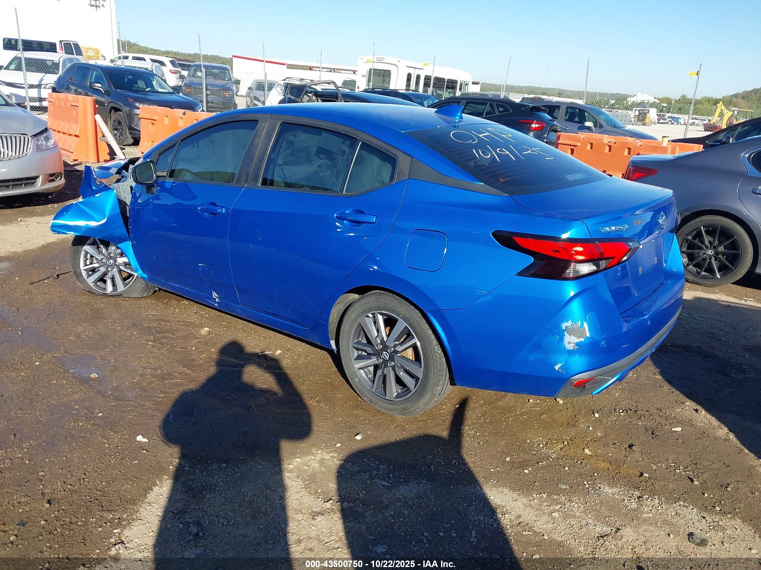 NISSAN VERSA image 3