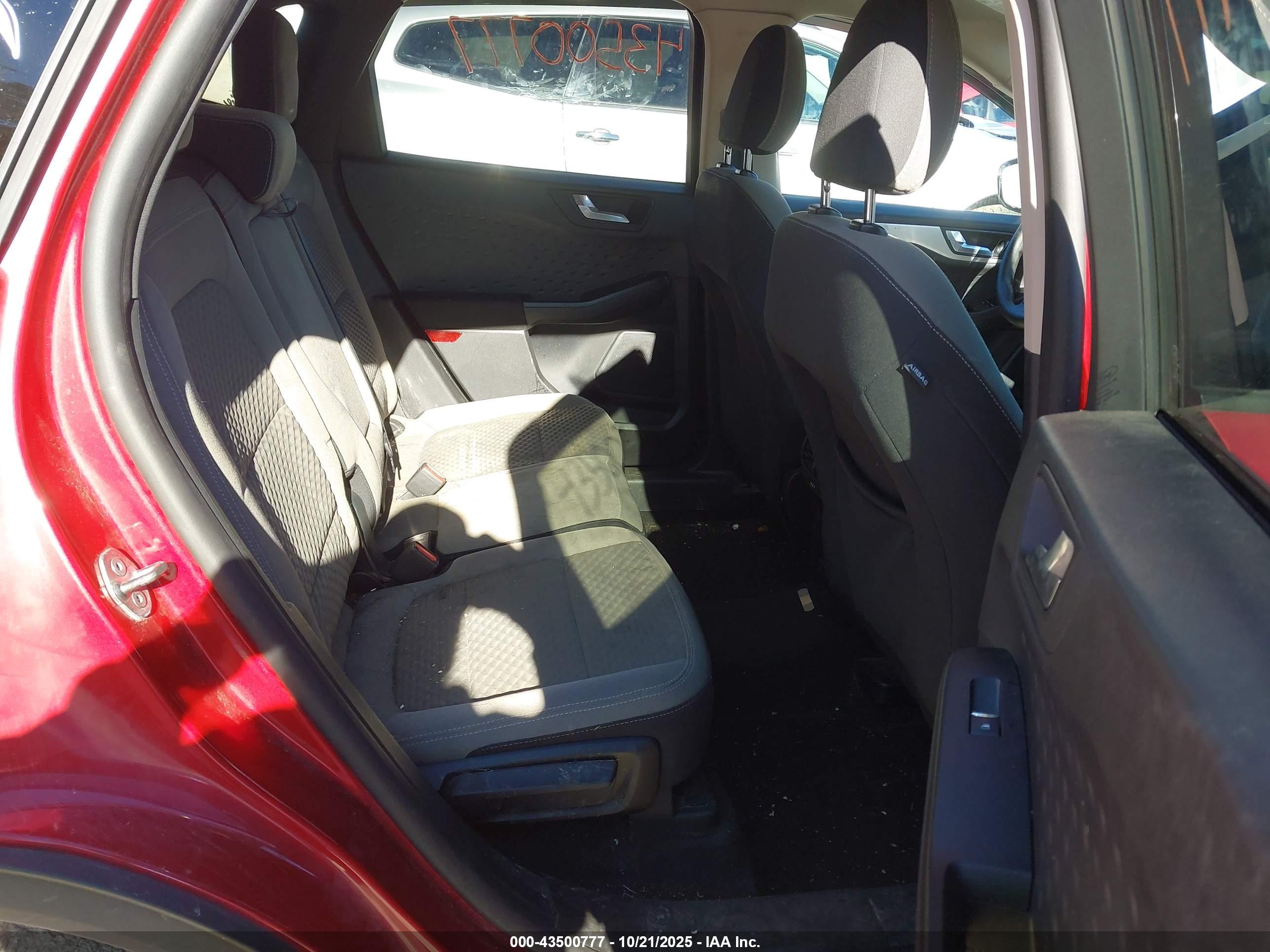 FORD ESCAPE image 8