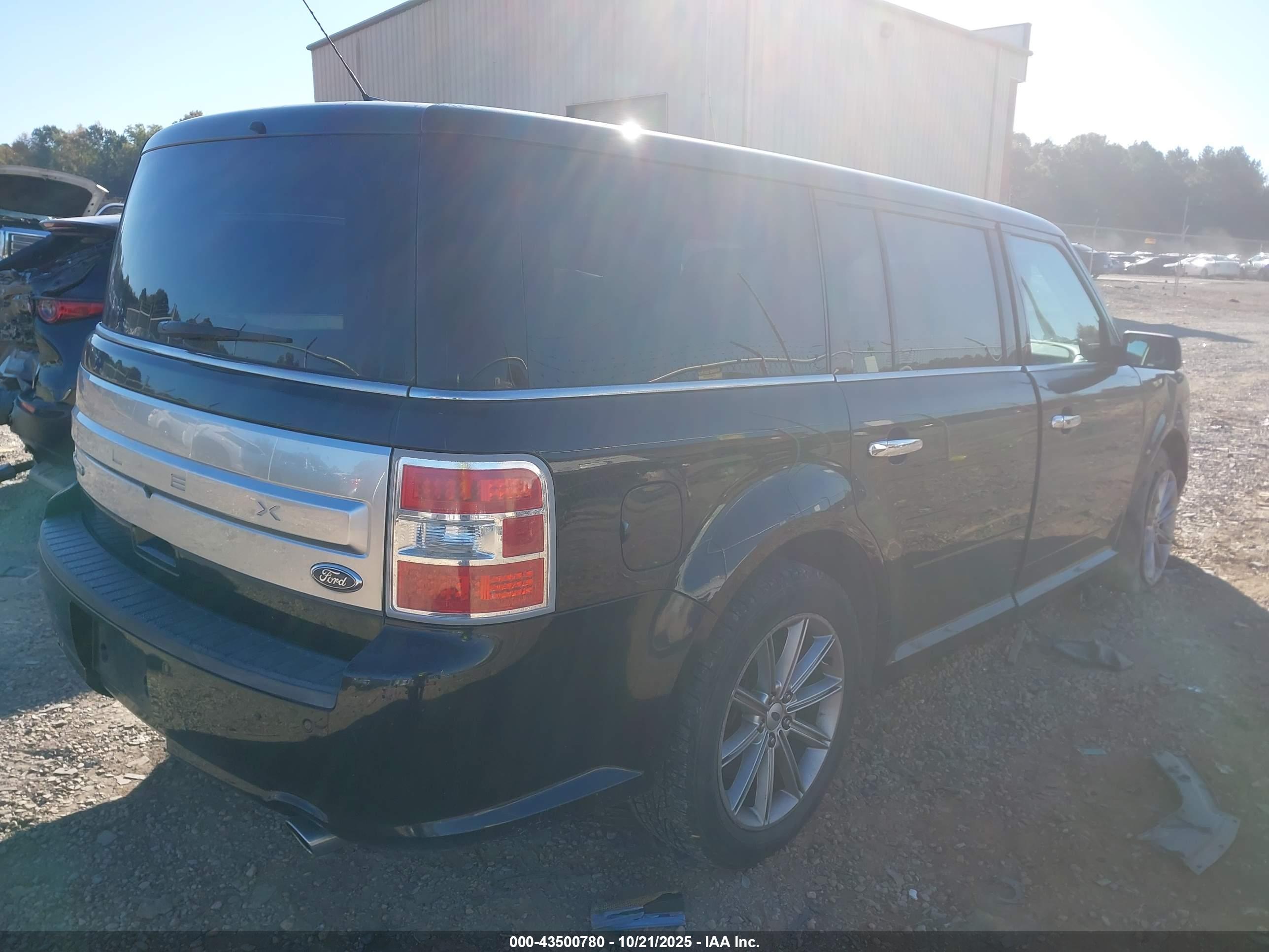FORD FLEX image 4