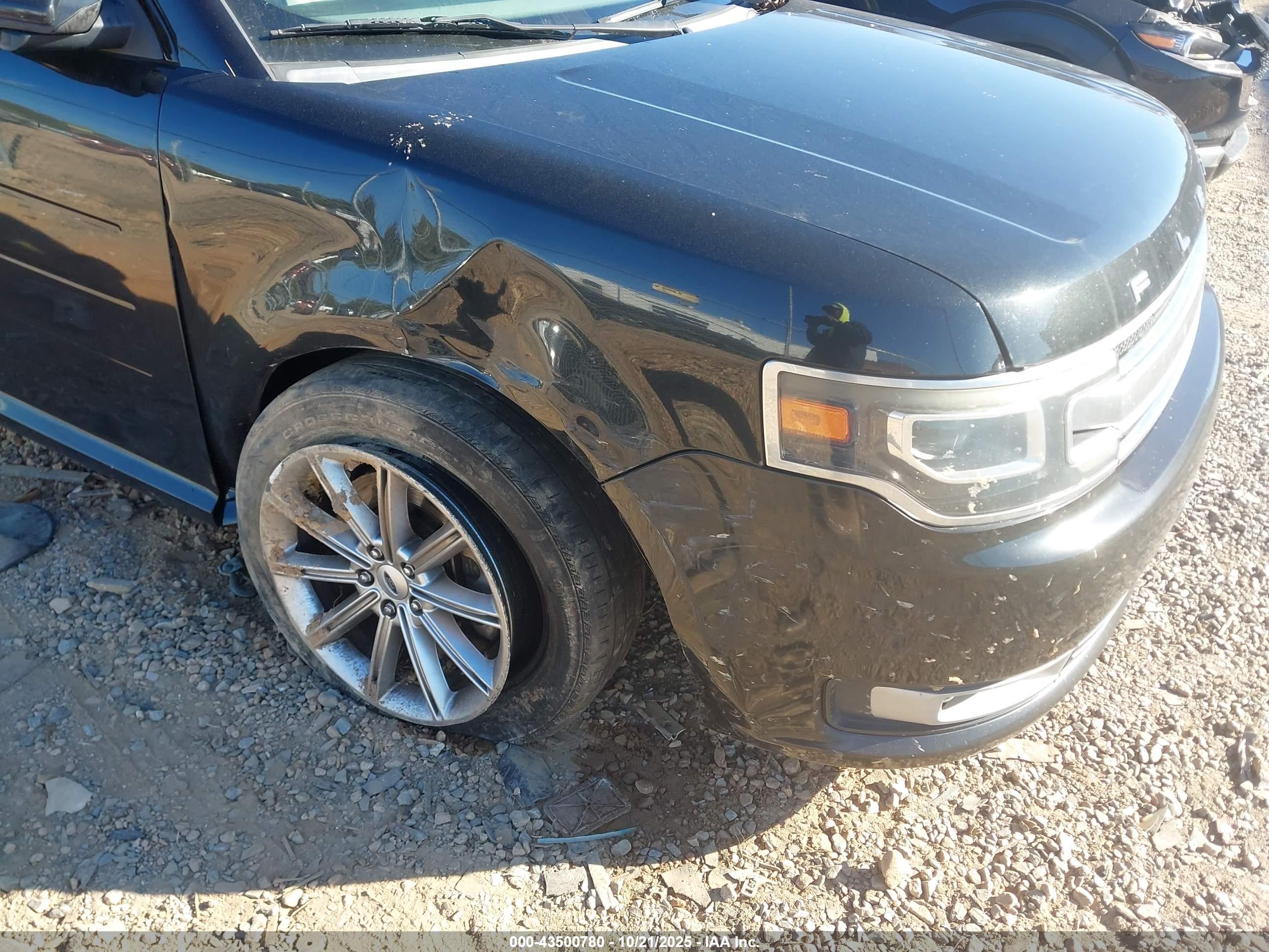 FORD FLEX image 6