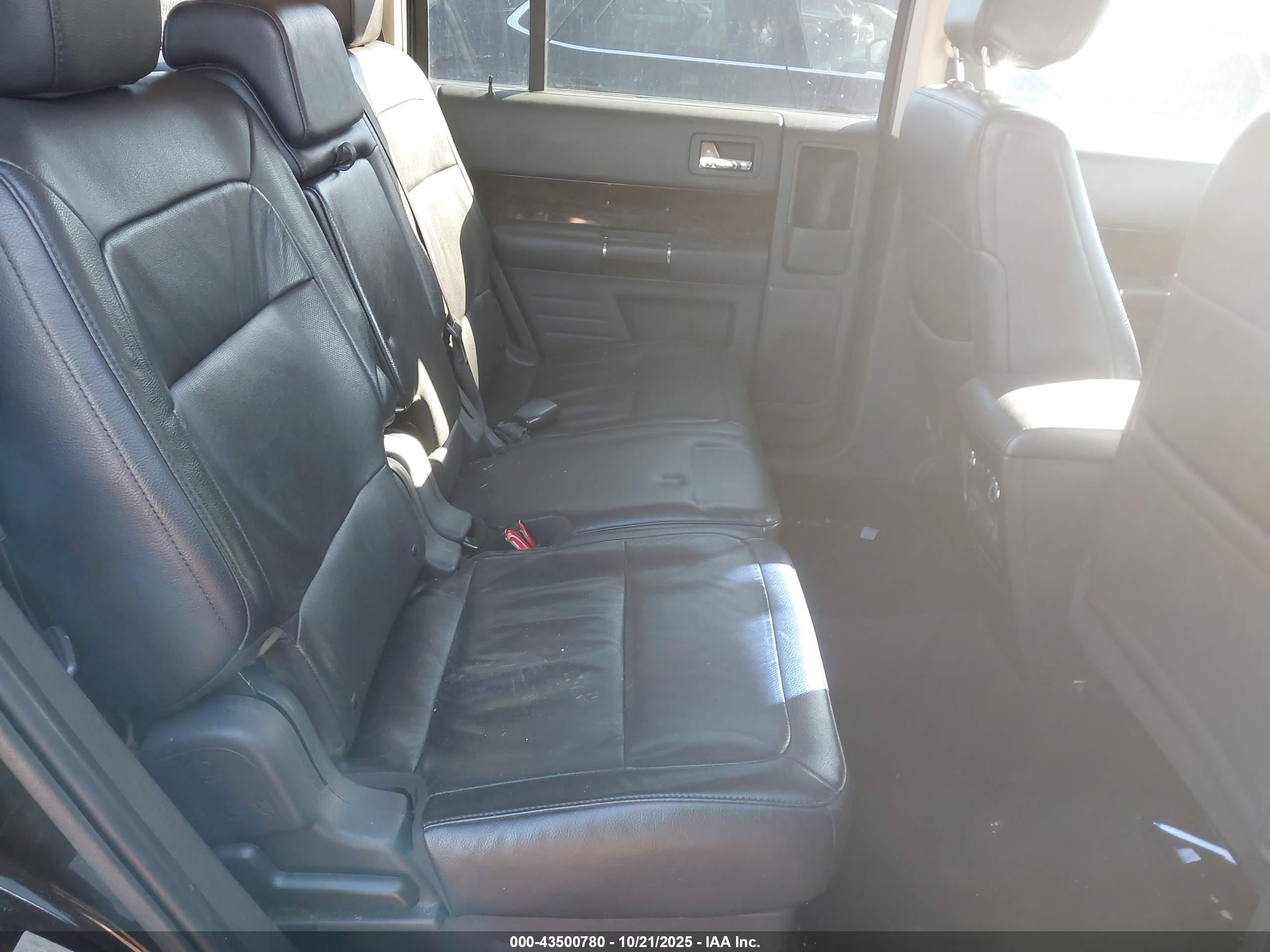 FORD FLEX image 8