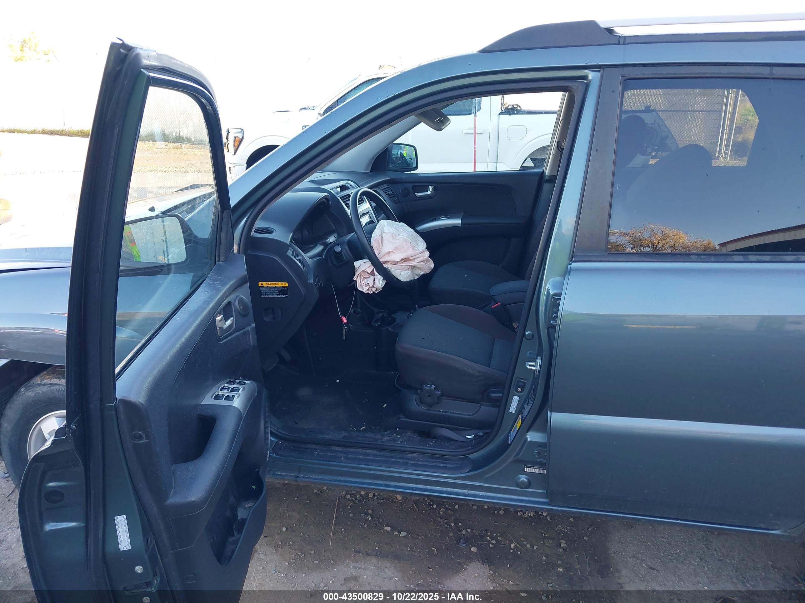 KIA SPORTAGE image 5