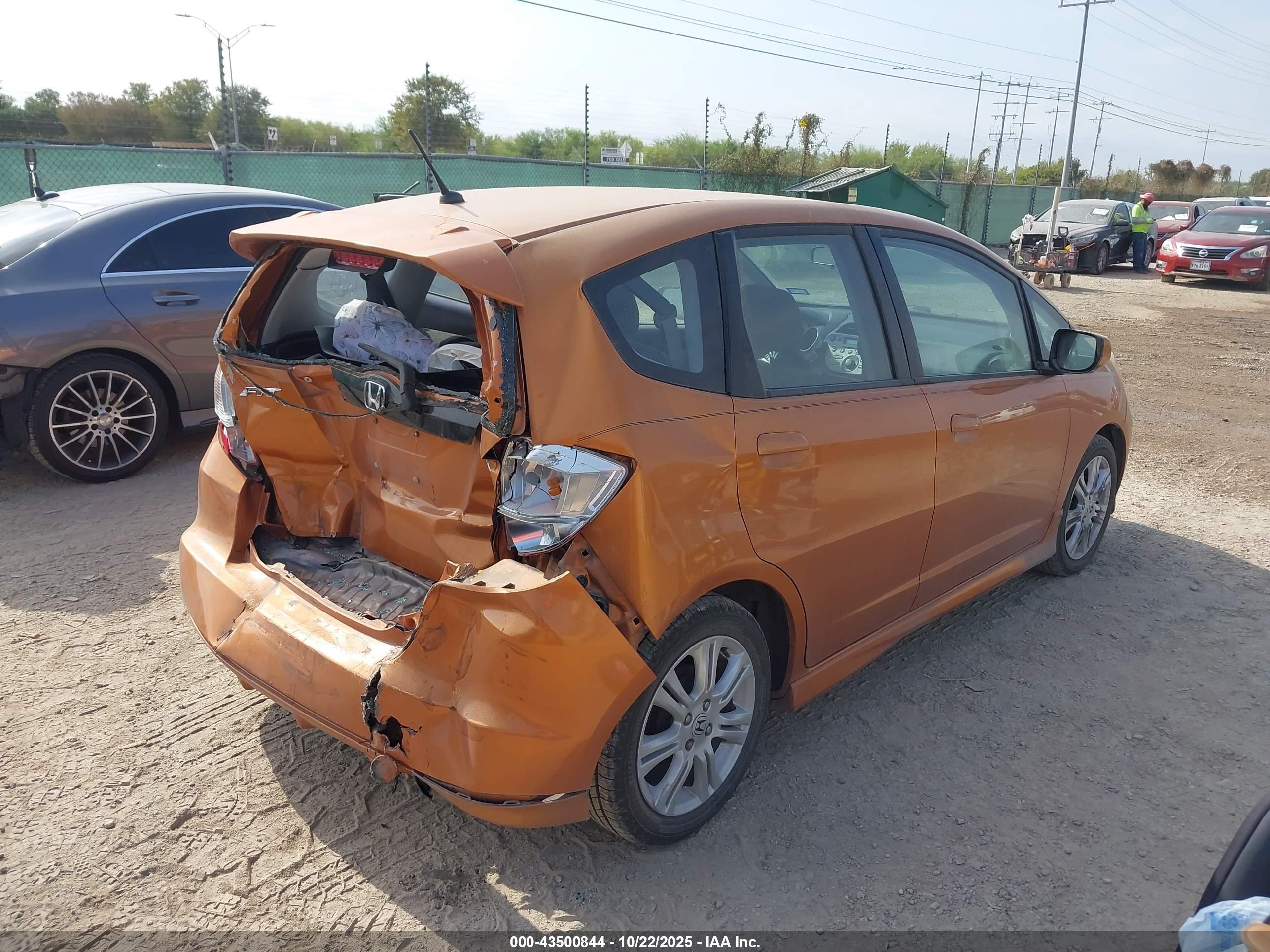 HONDA FIT image 4