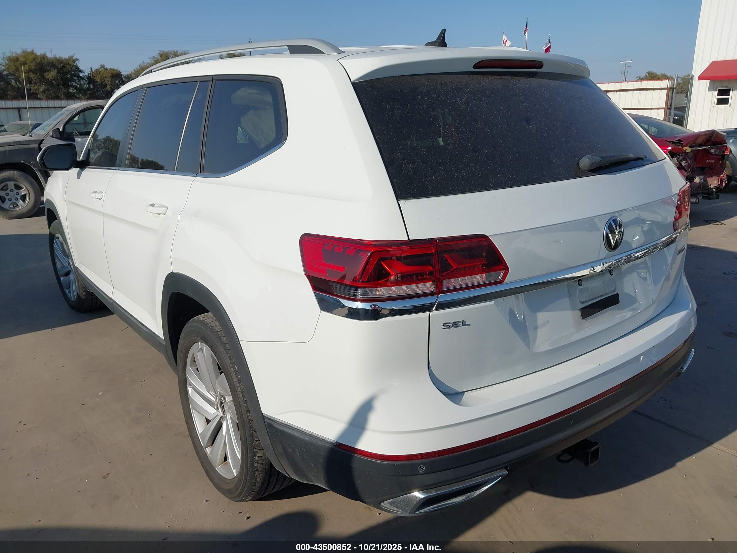 VOLKSWAGEN ATLAS image 3