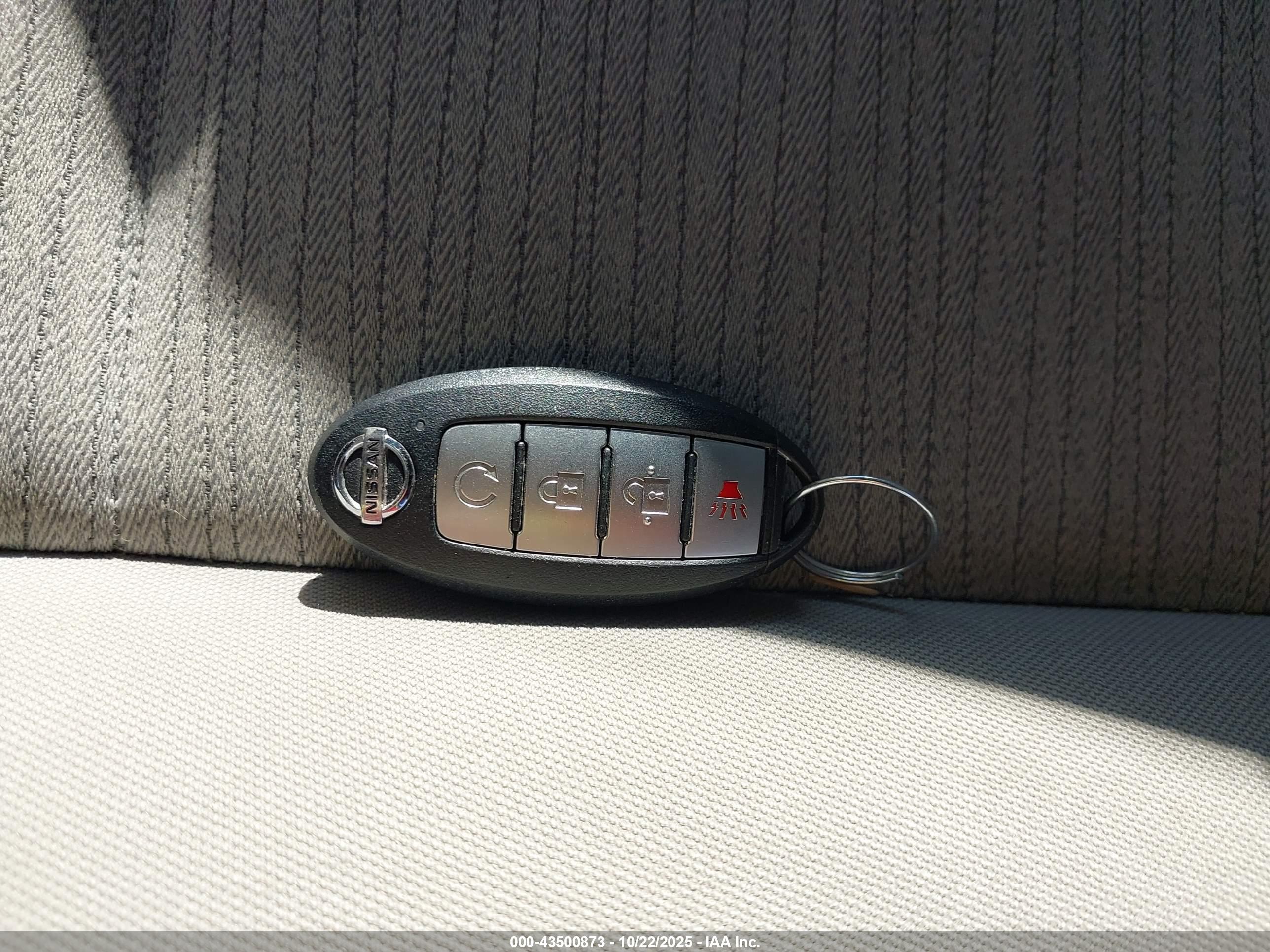 NISSAN ROGUE image 11