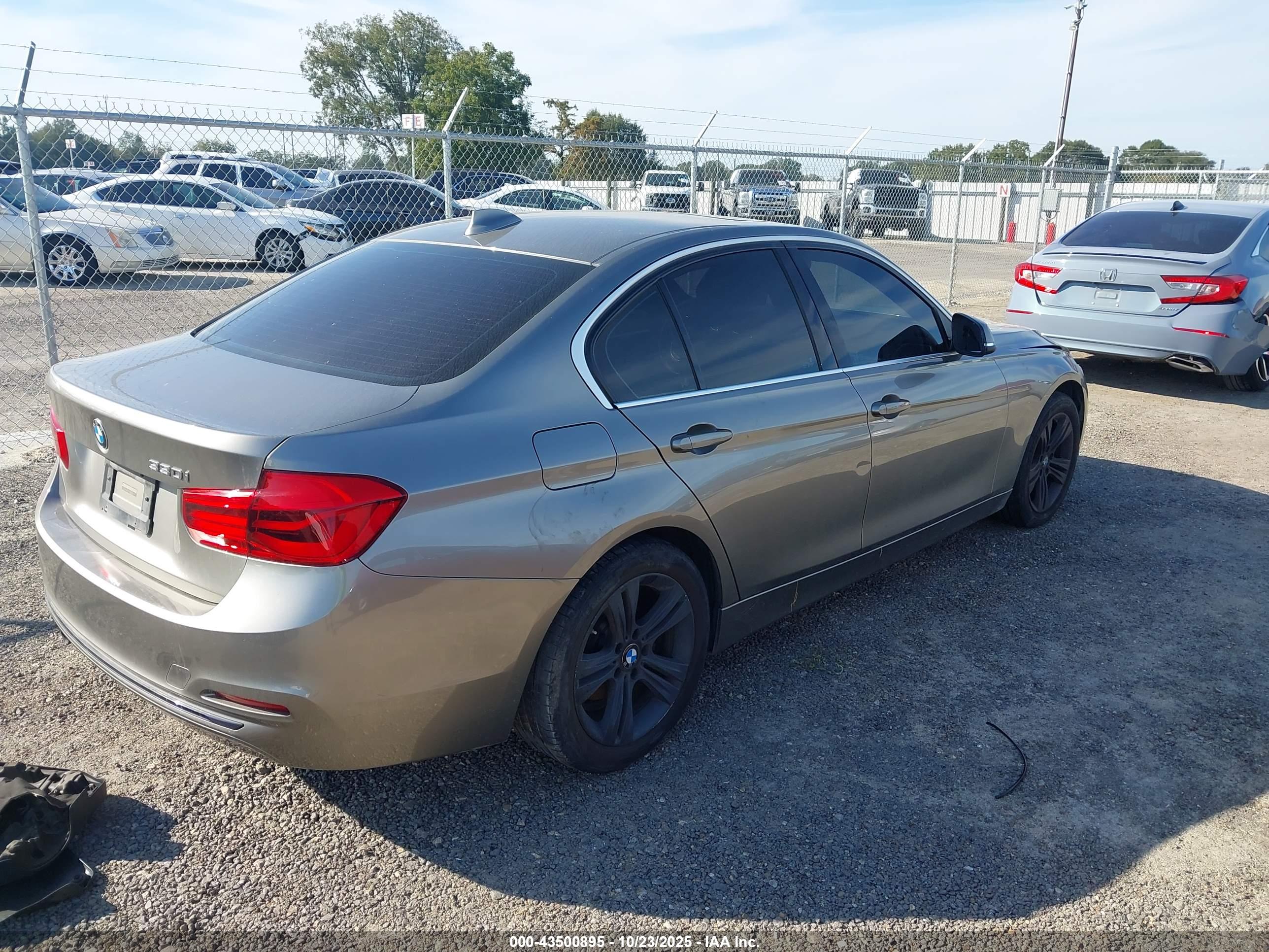BMW 330I image 4