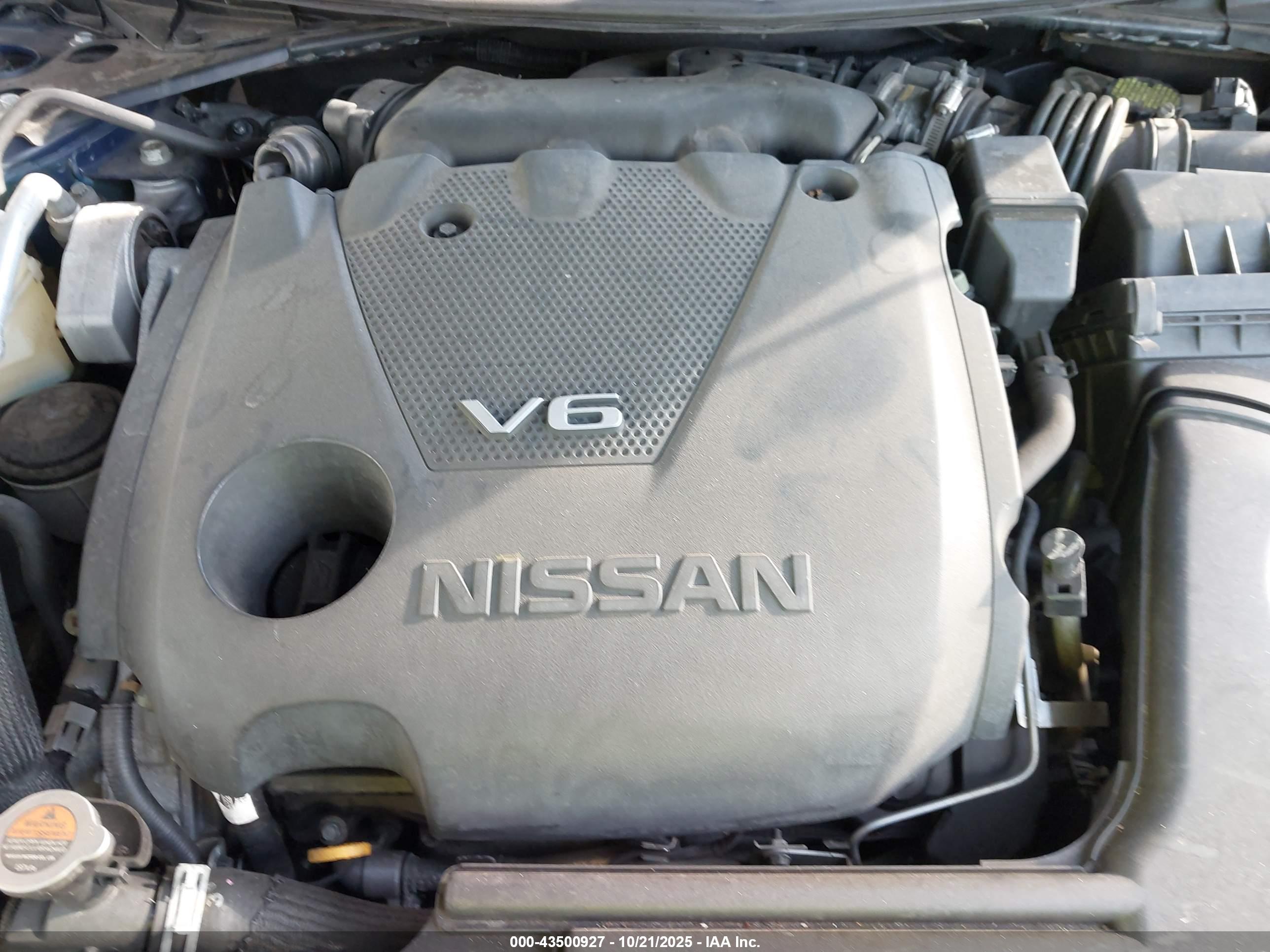 NISSAN MAXIMA image 10
