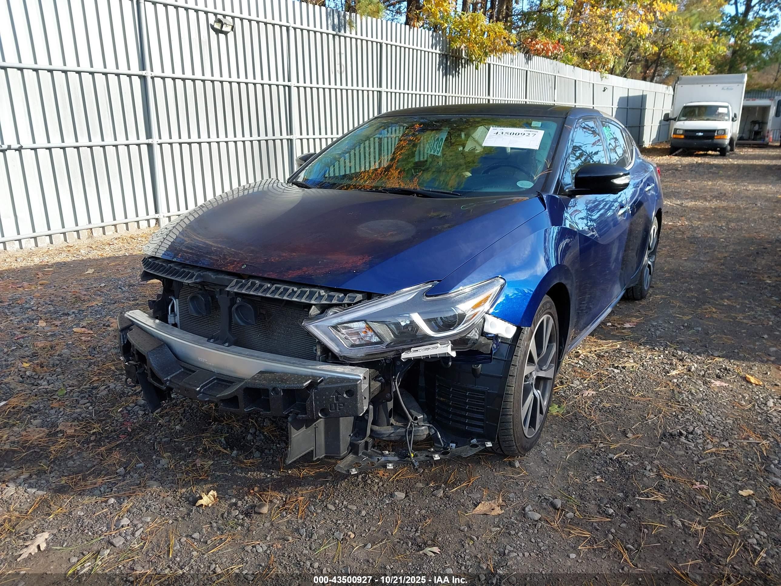 NISSAN MAXIMA image 2