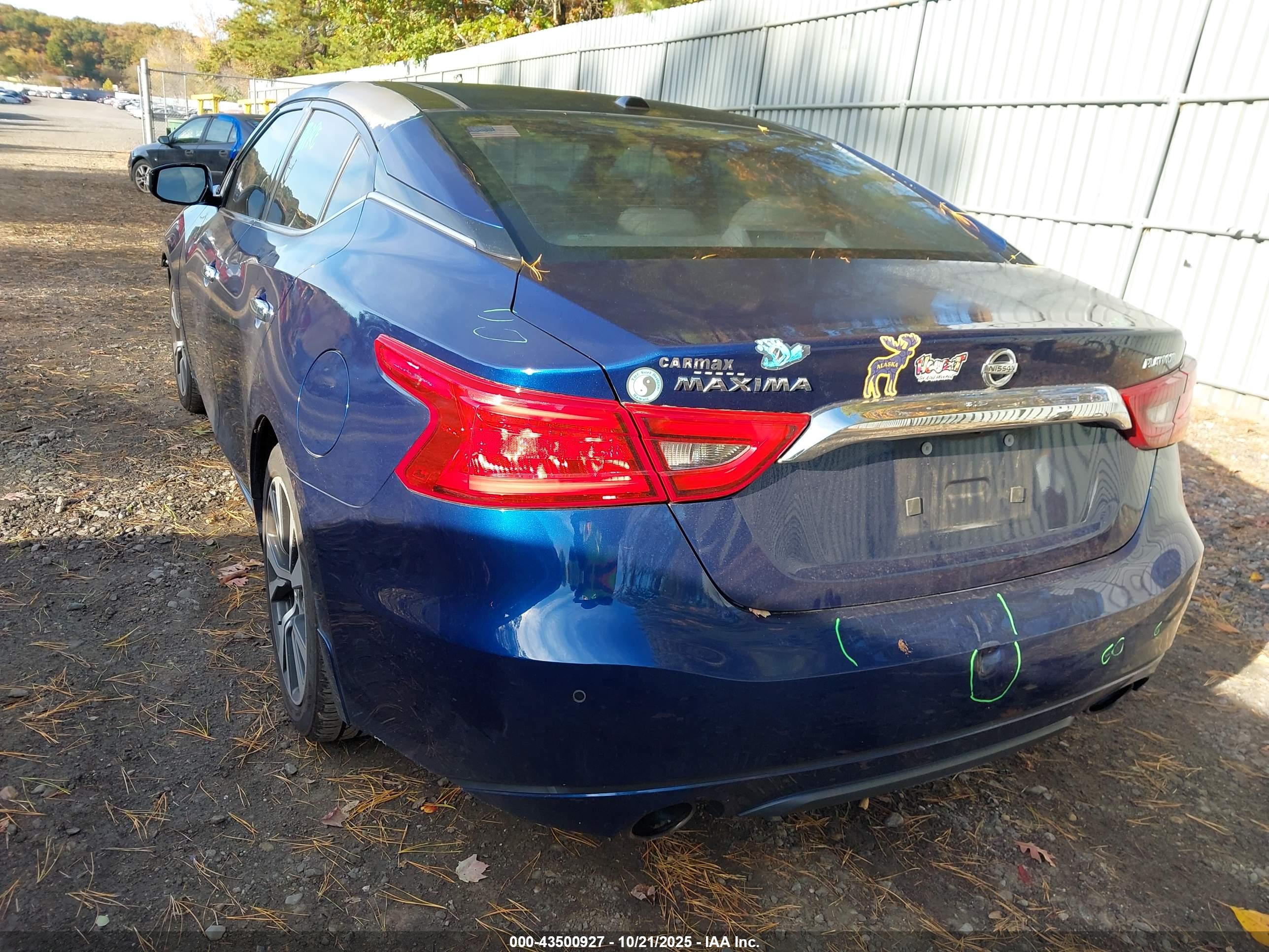 NISSAN MAXIMA image 3