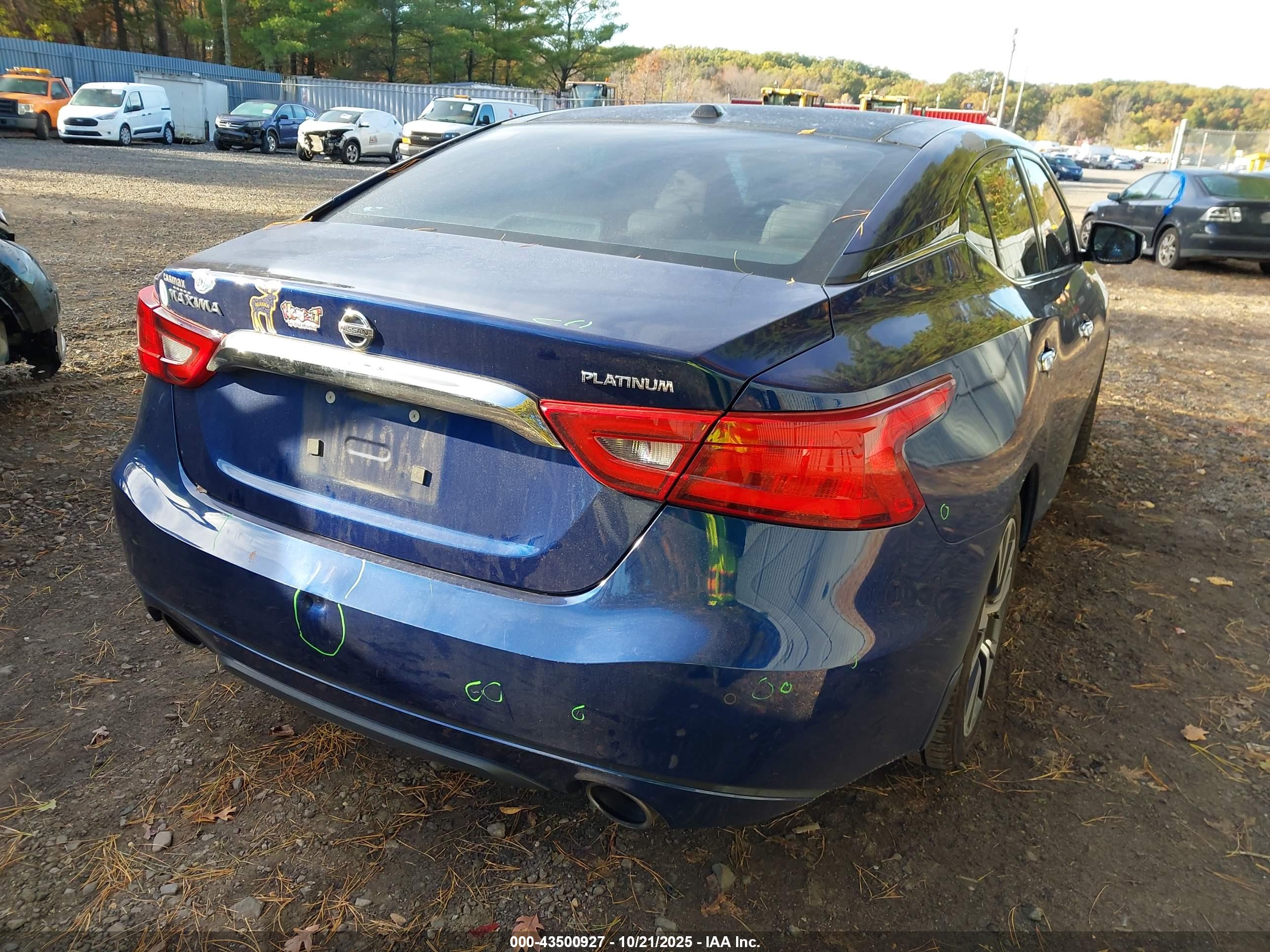 NISSAN MAXIMA image 4