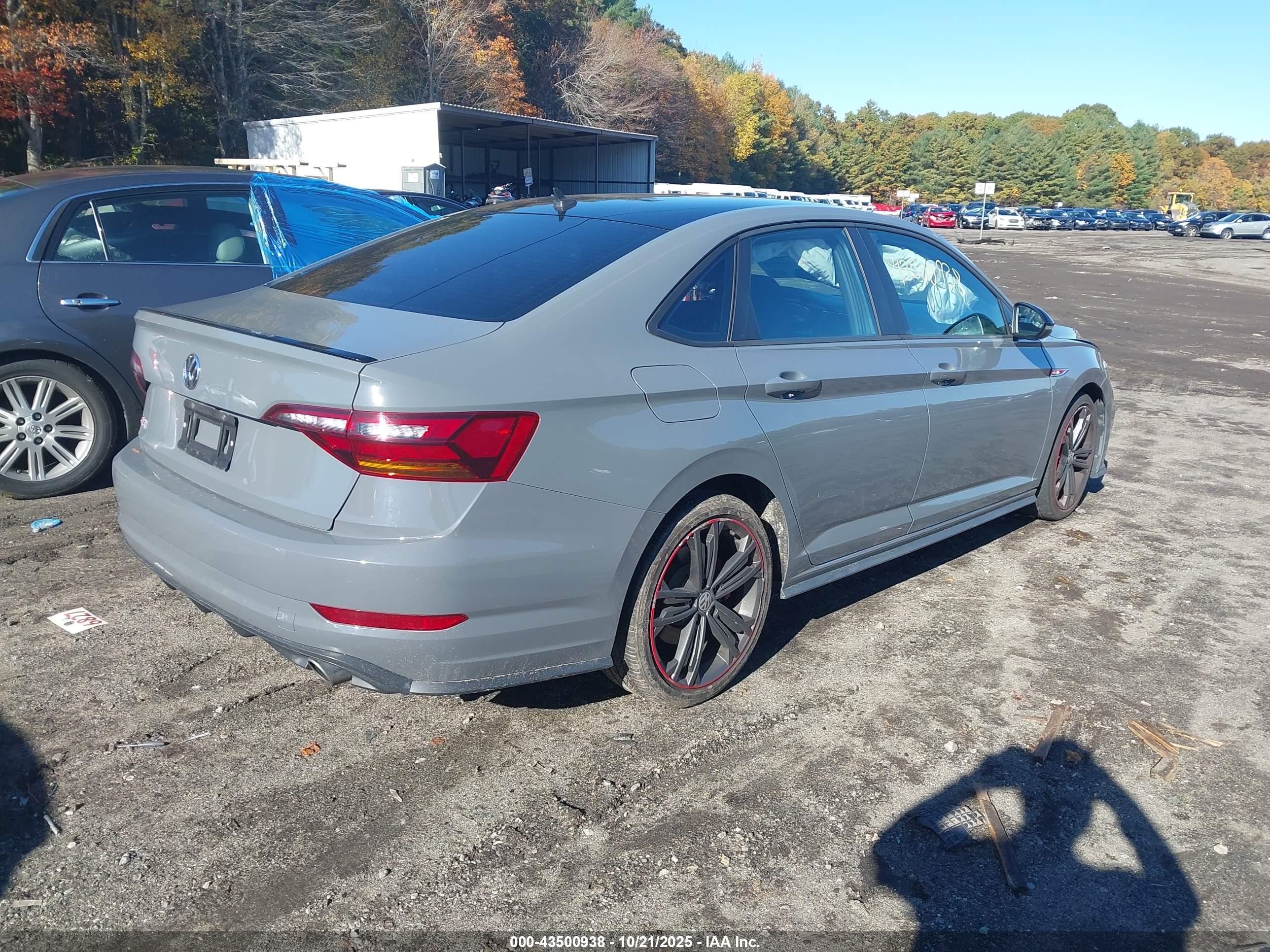 VOLKSWAGEN JETTA image 4