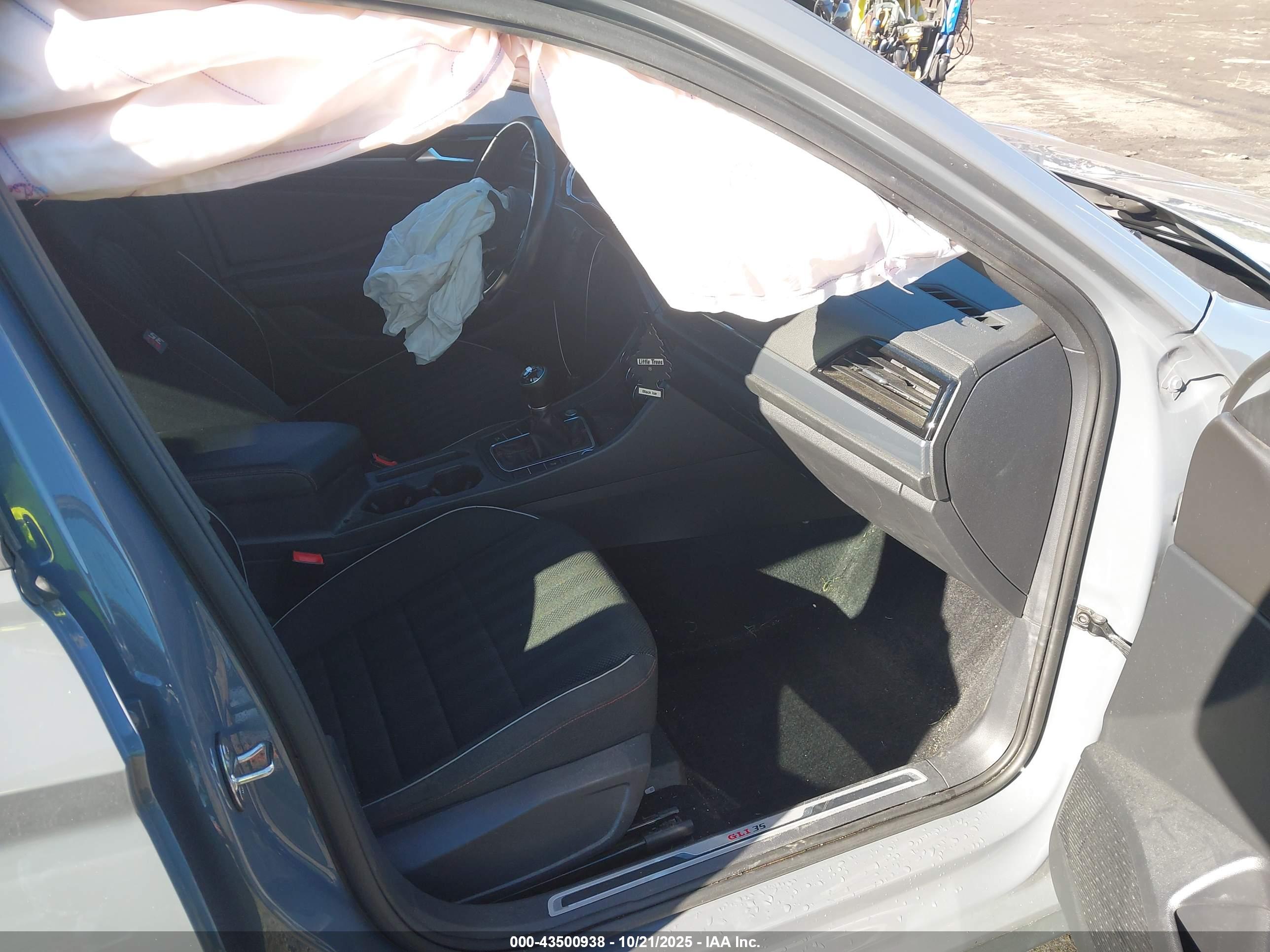 VOLKSWAGEN JETTA image 5