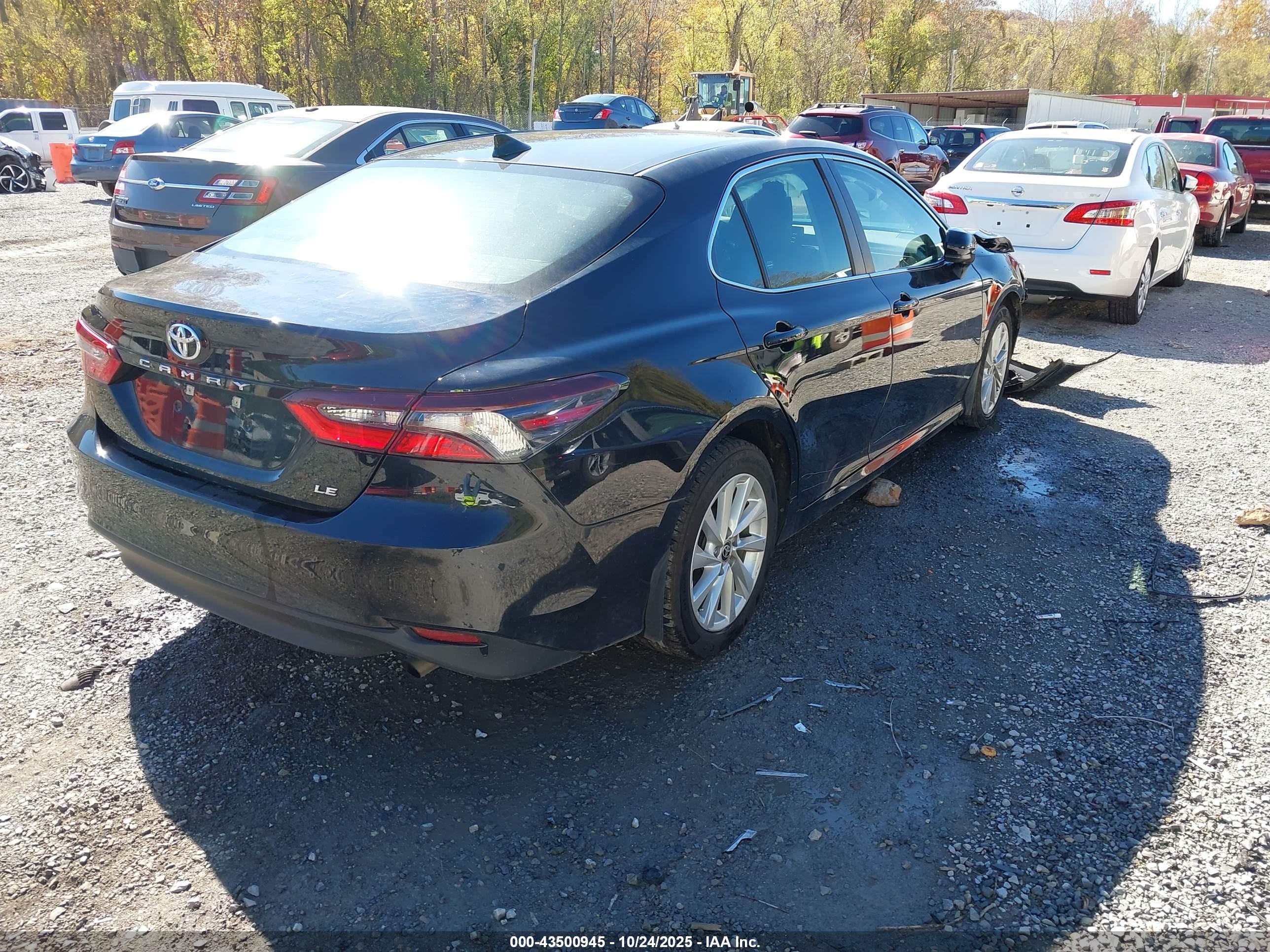 TOYOTA CAMRY image 4