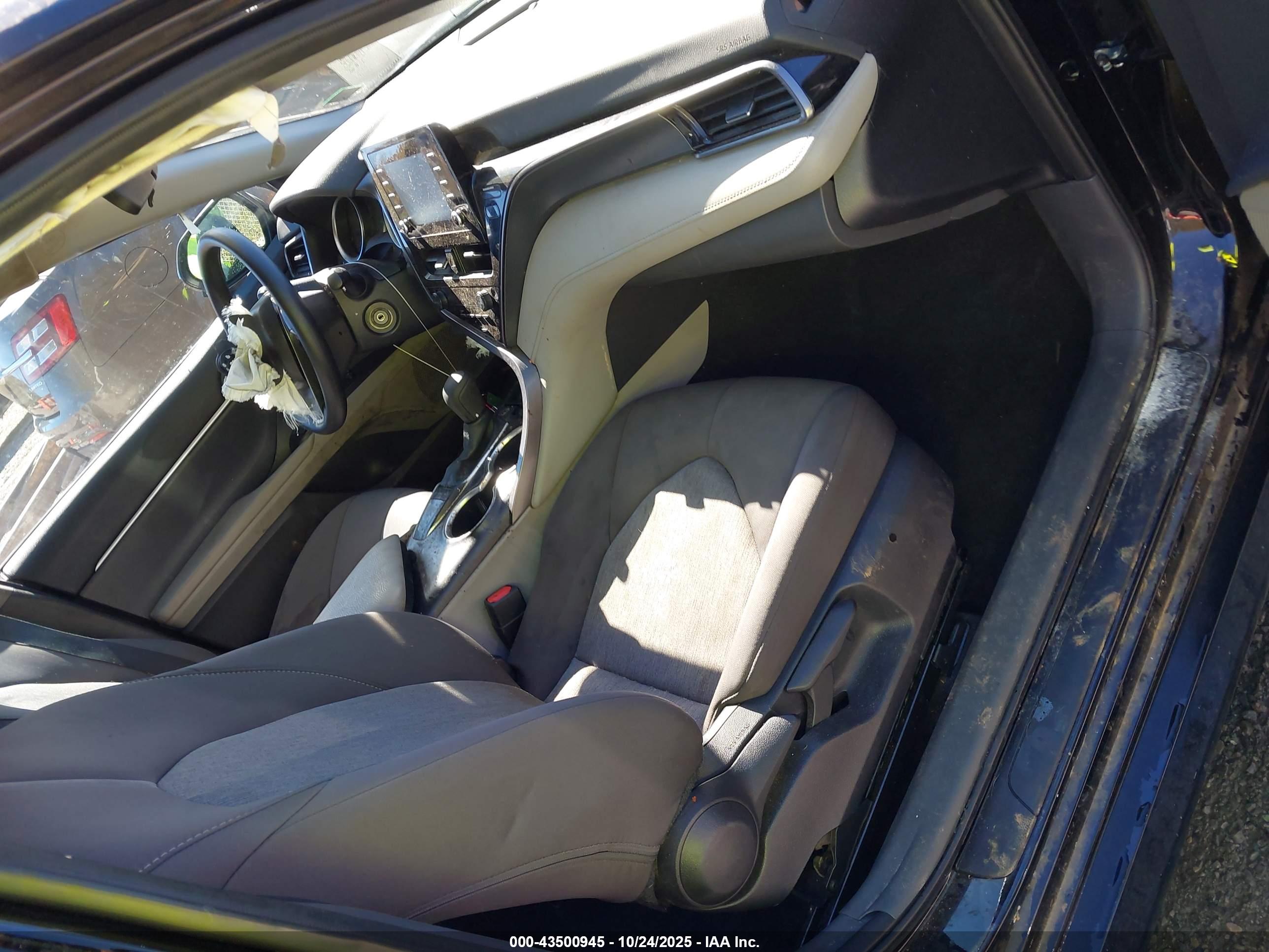 TOYOTA CAMRY image 5