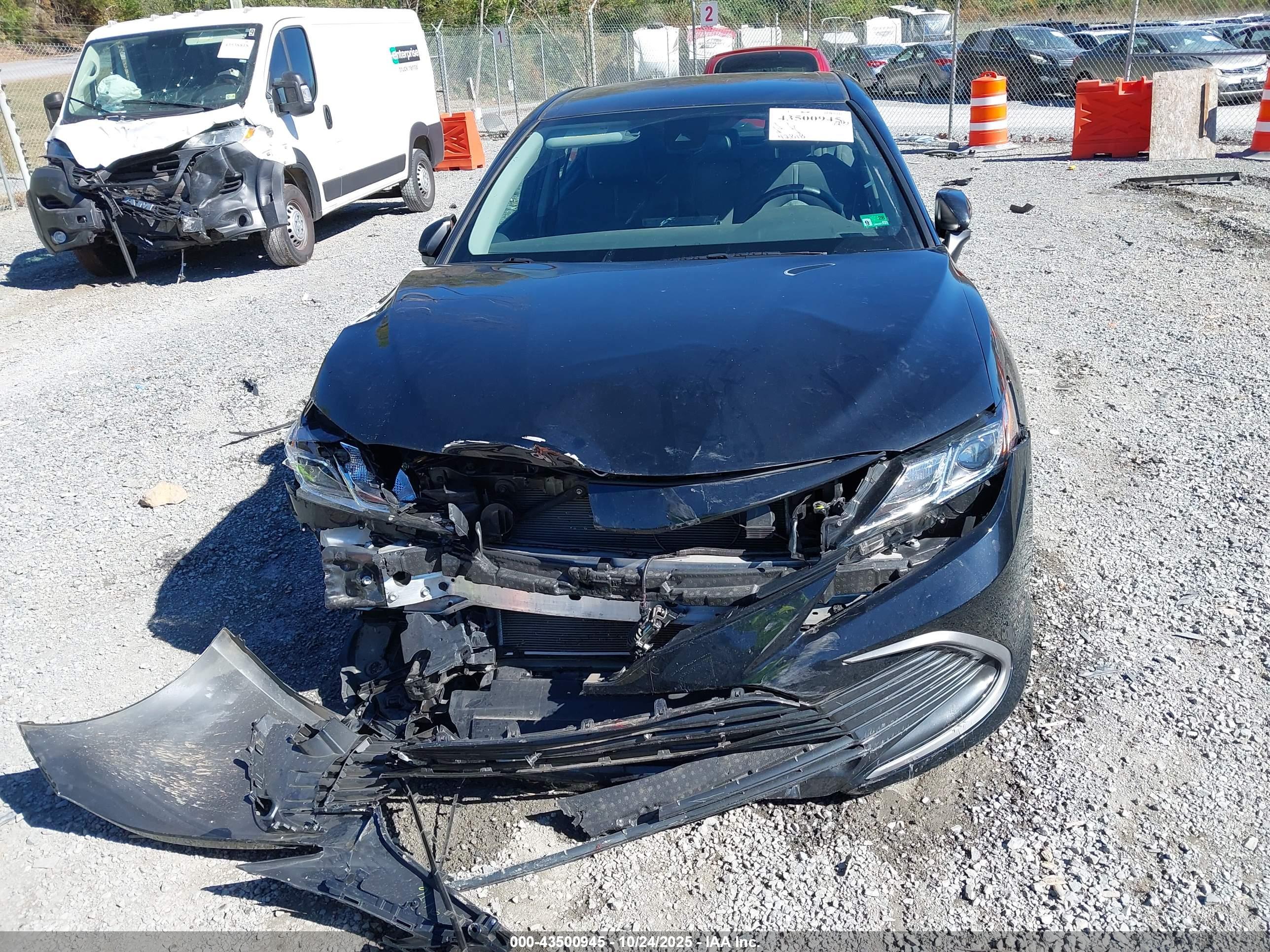 TOYOTA CAMRY image 6