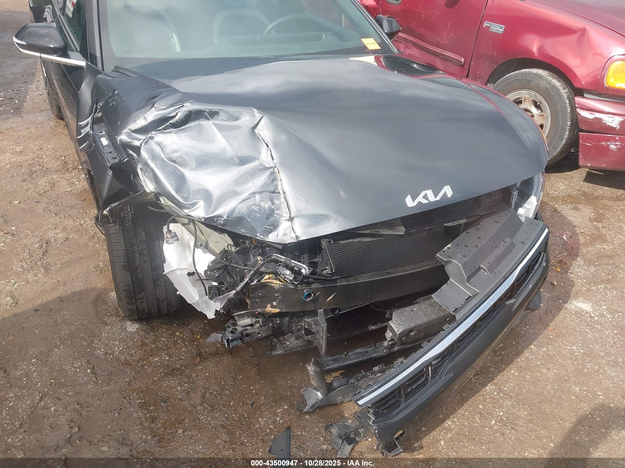 KIA K4 image 6