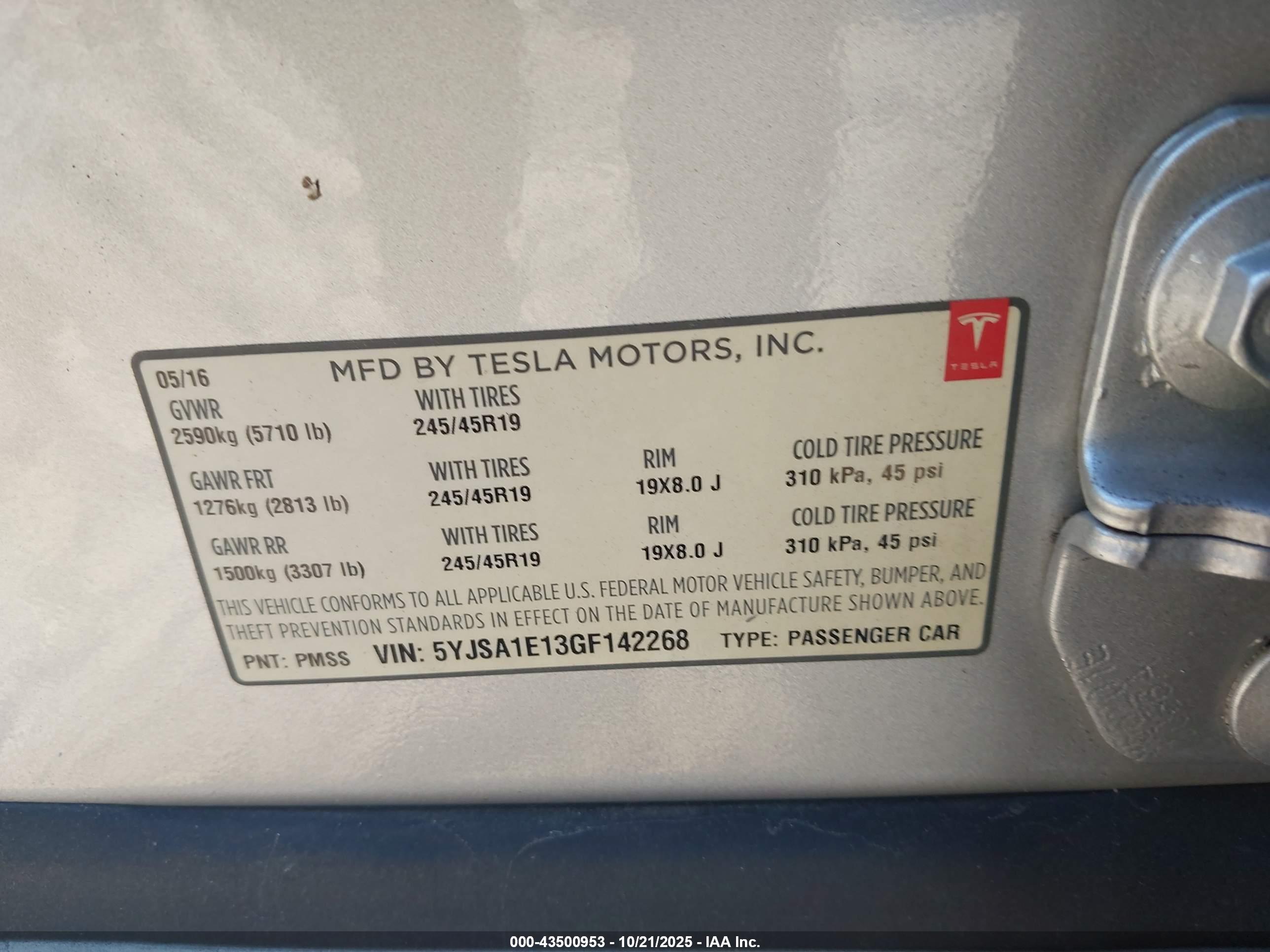 TESLA MODEL image 9