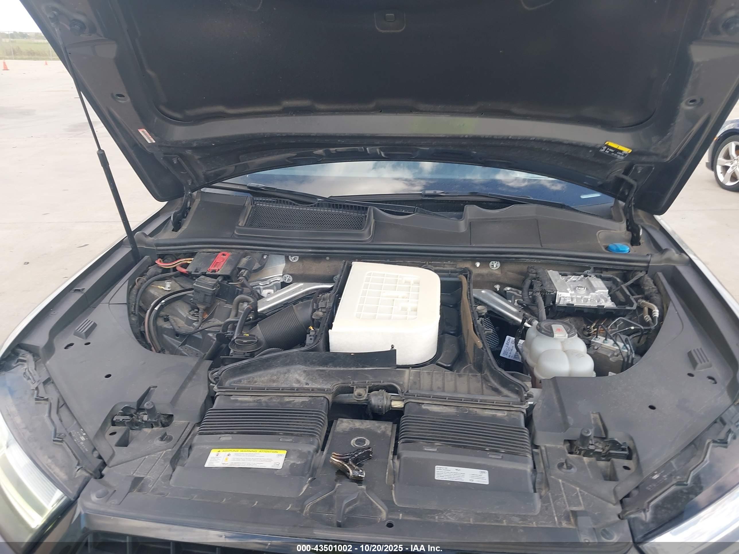 AUDI Q7 image 10
