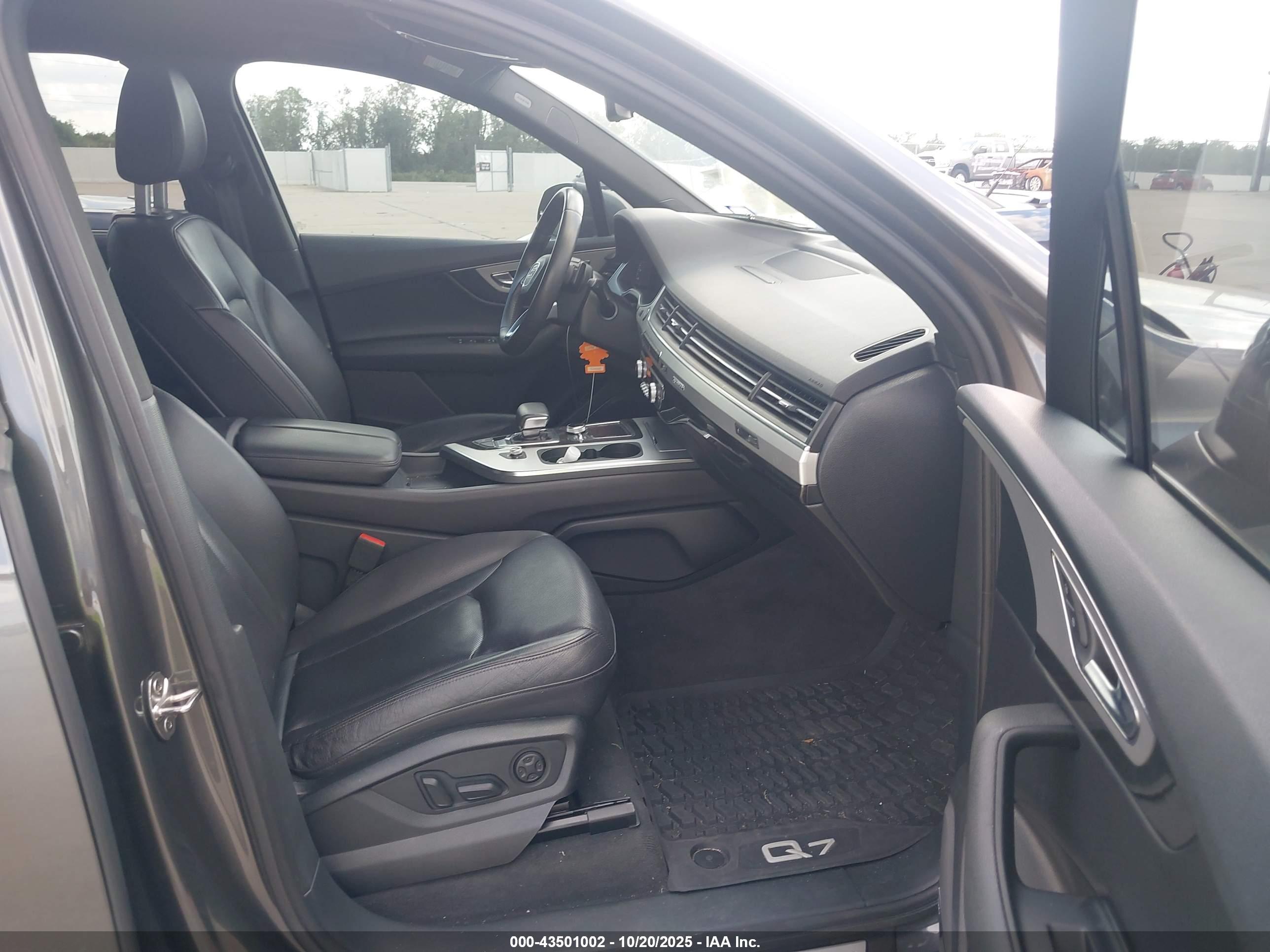 AUDI Q7 image 5
