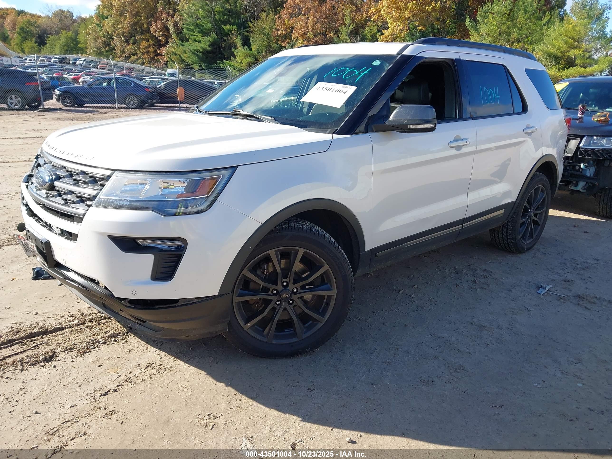 FORD EXPLORER image 2