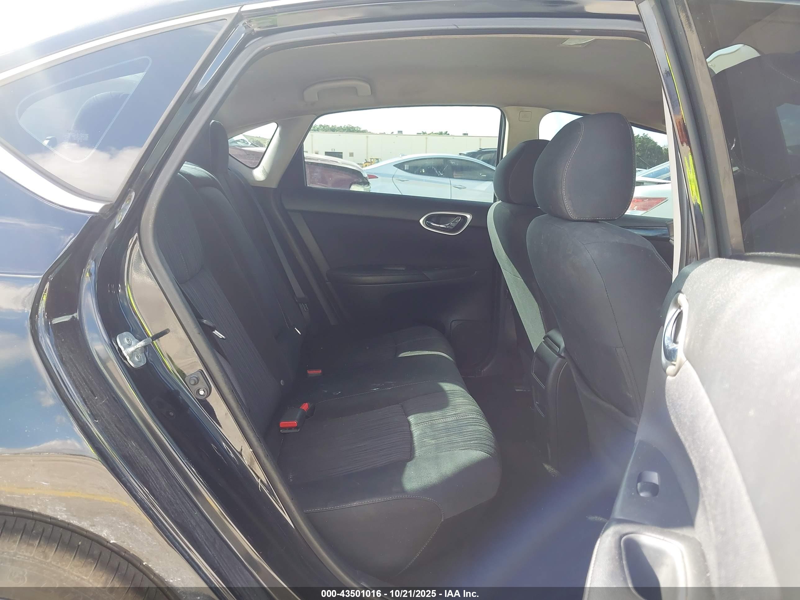 NISSAN SENTRA image 8