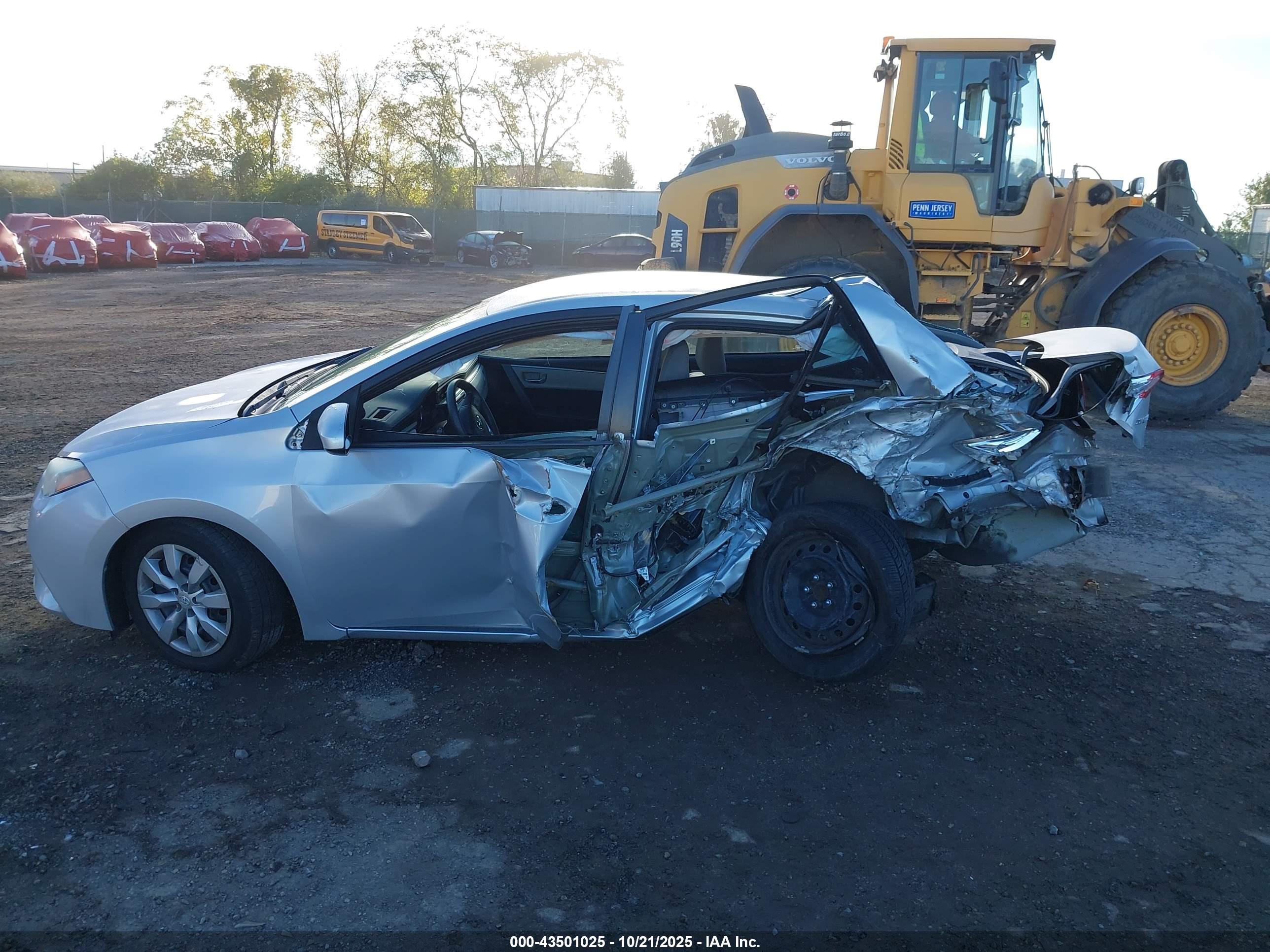 TOYOTA COROLLA image 6