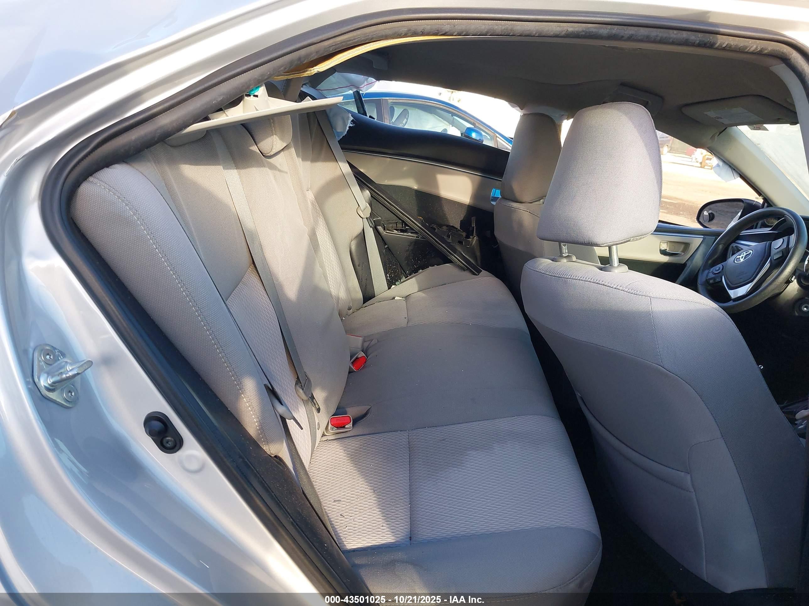 TOYOTA COROLLA image 8