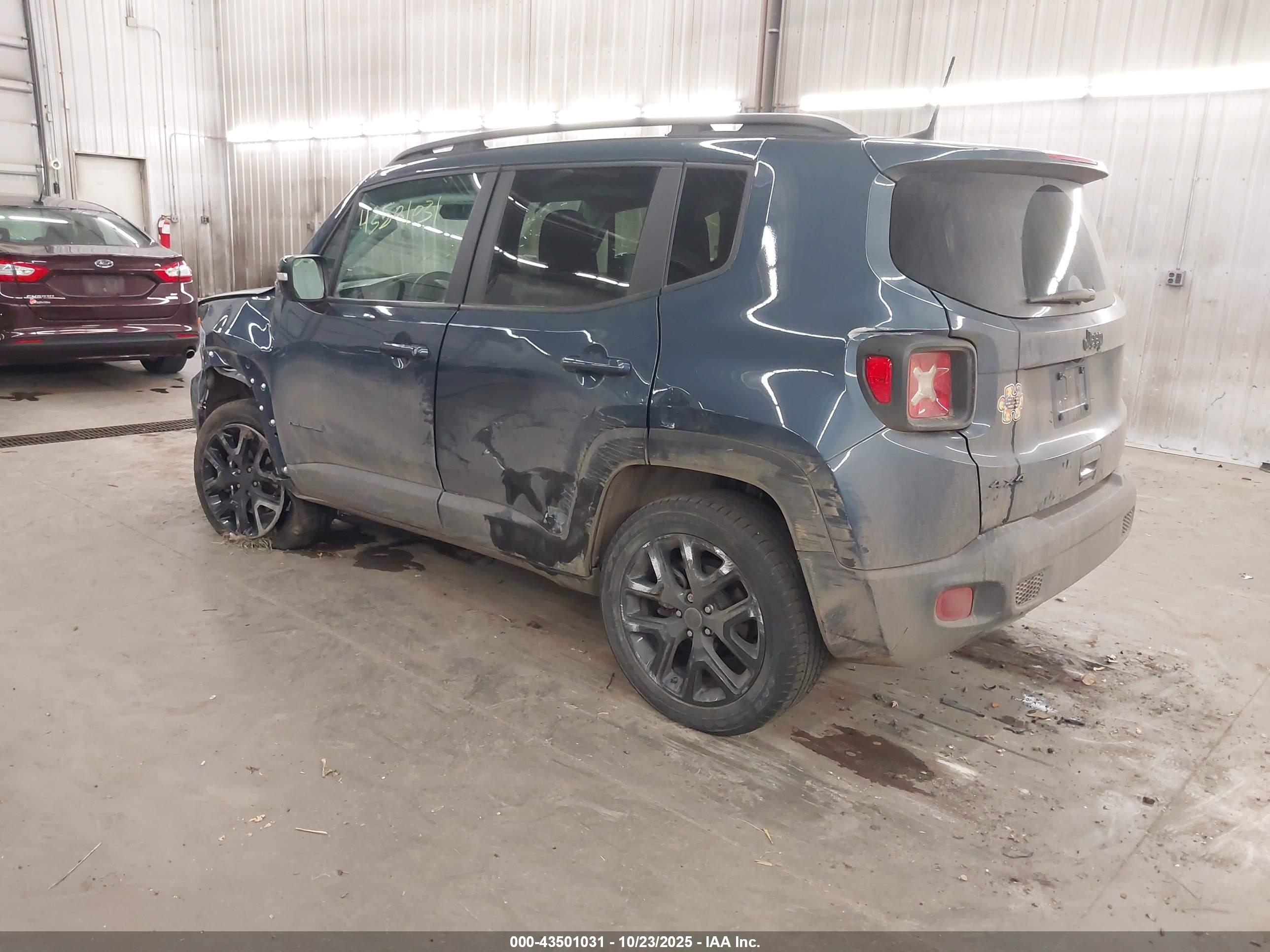 JEEP RENEGADE image 3