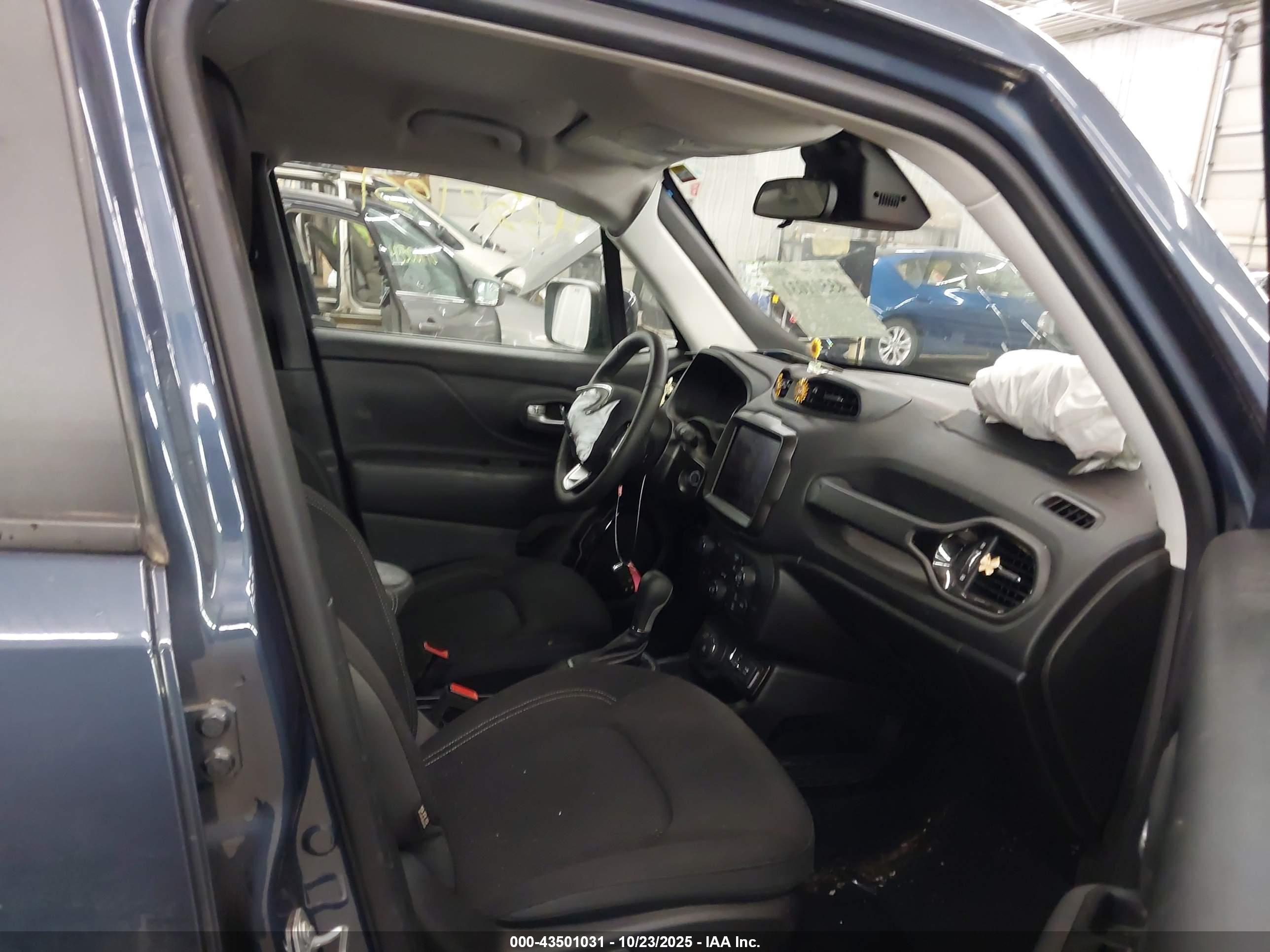 JEEP RENEGADE image 5