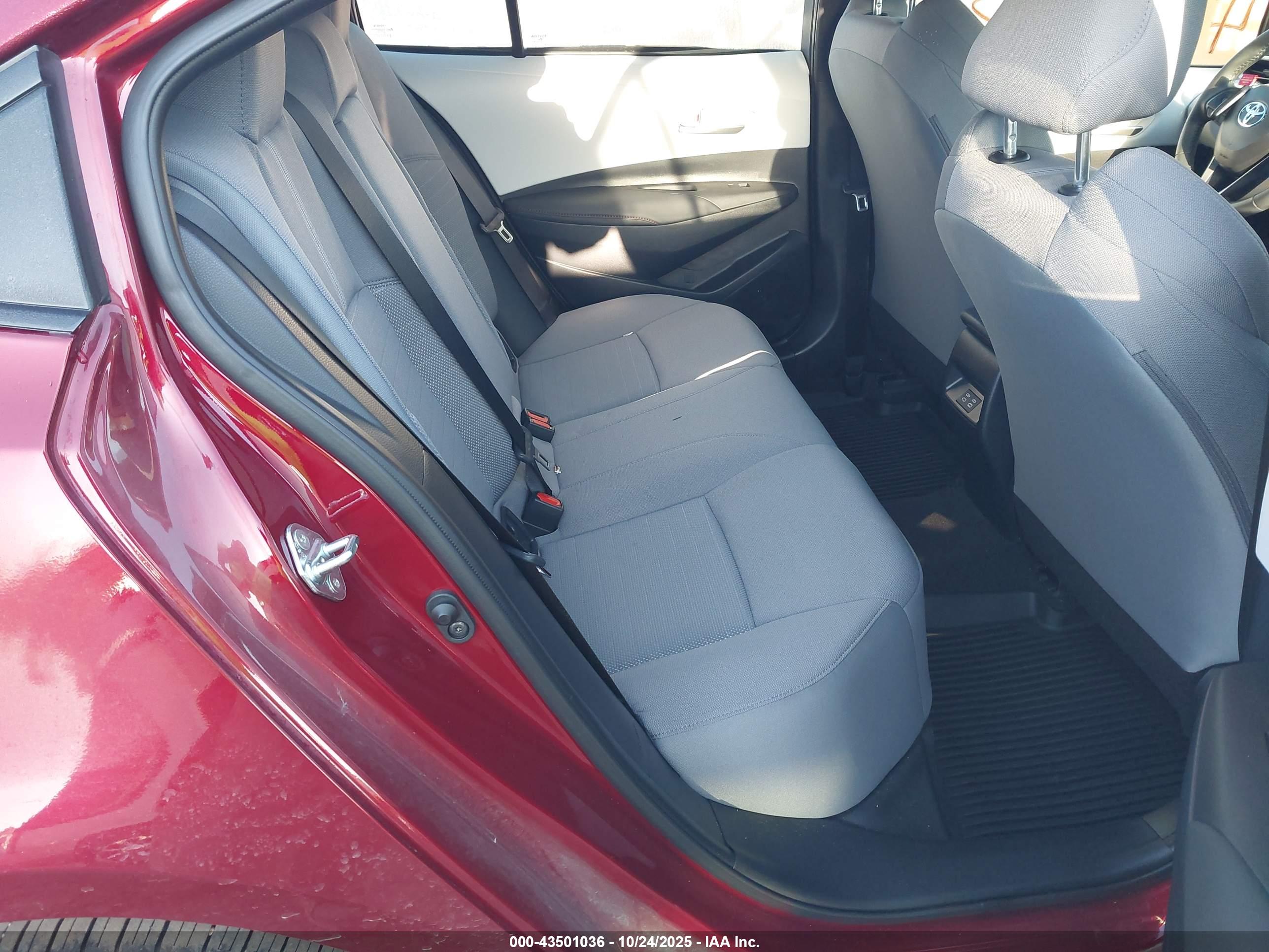 TOYOTA COROLLA image 8